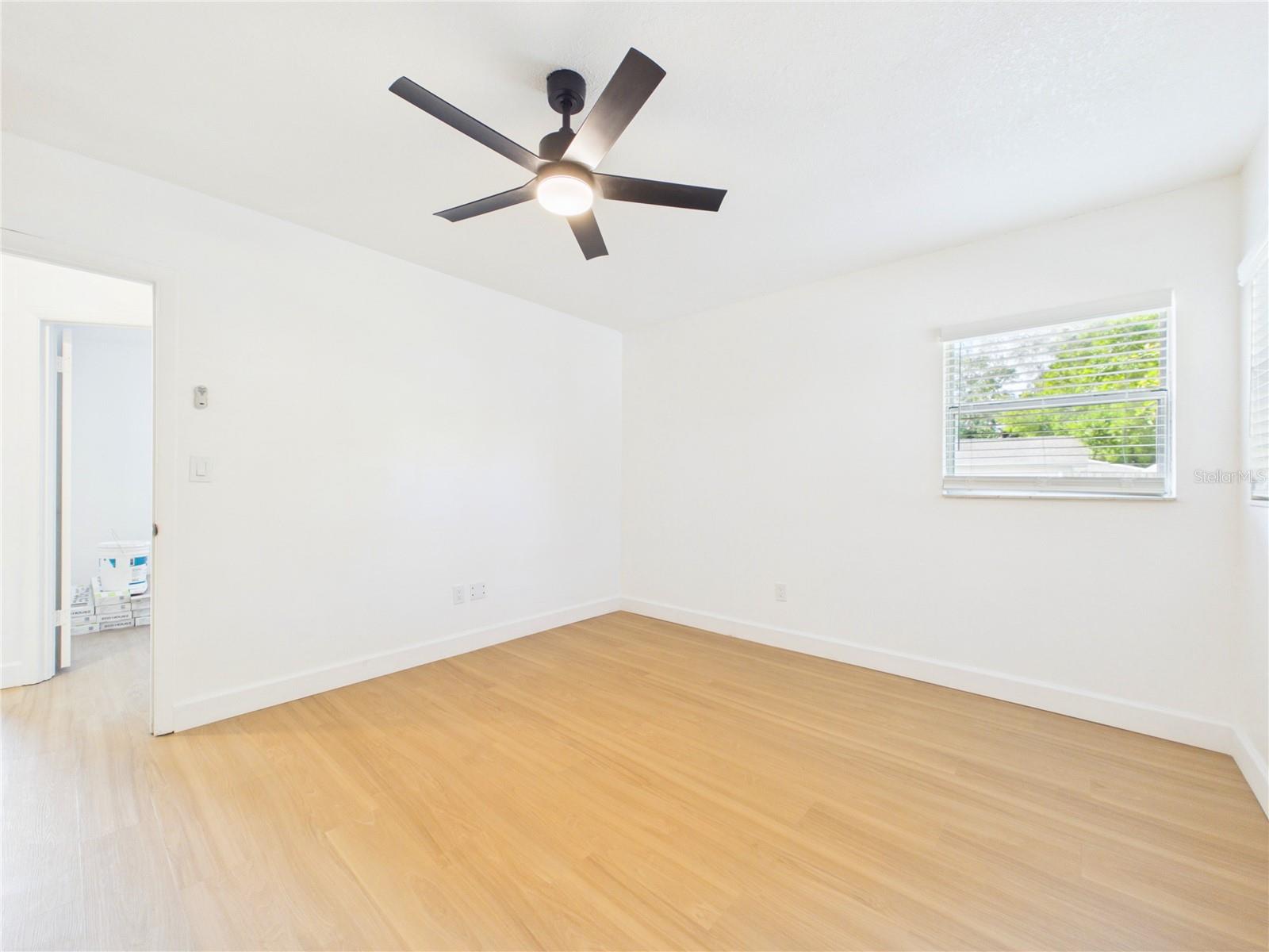 404 6TH AVE NW, LARGO, FL, 33770