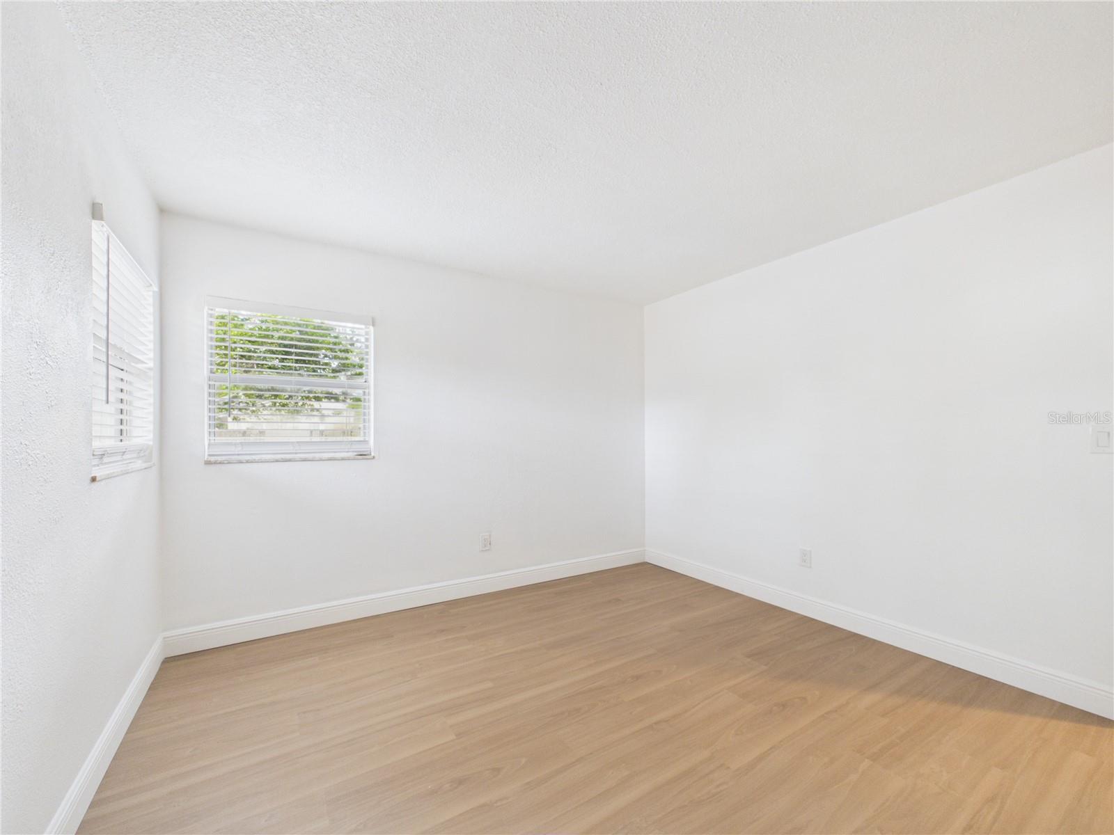404 6TH AVE NW, LARGO, FL, 33770