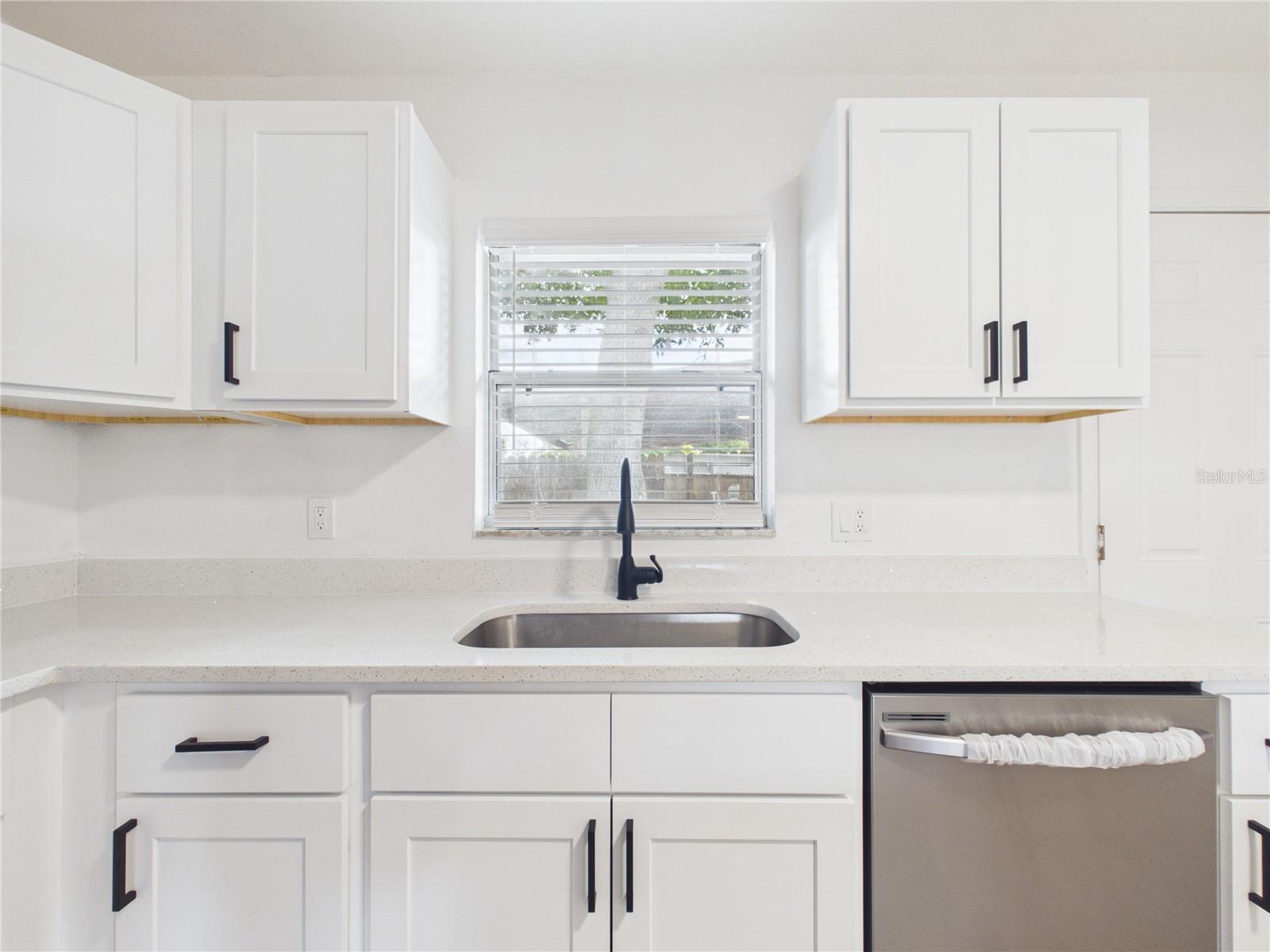 404 6TH AVE NW, LARGO, FL, 33770