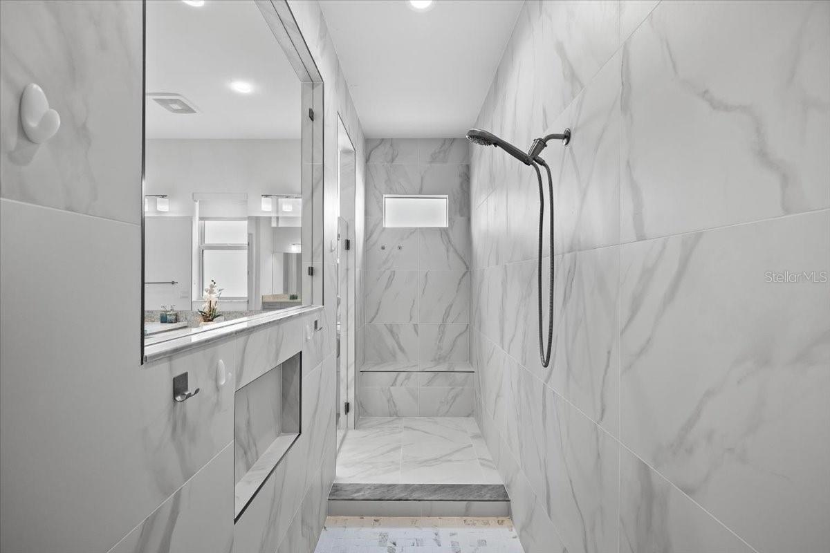 9236 CRESTVIEW CIR, PALM BEACH GARDENS, FL, 33412