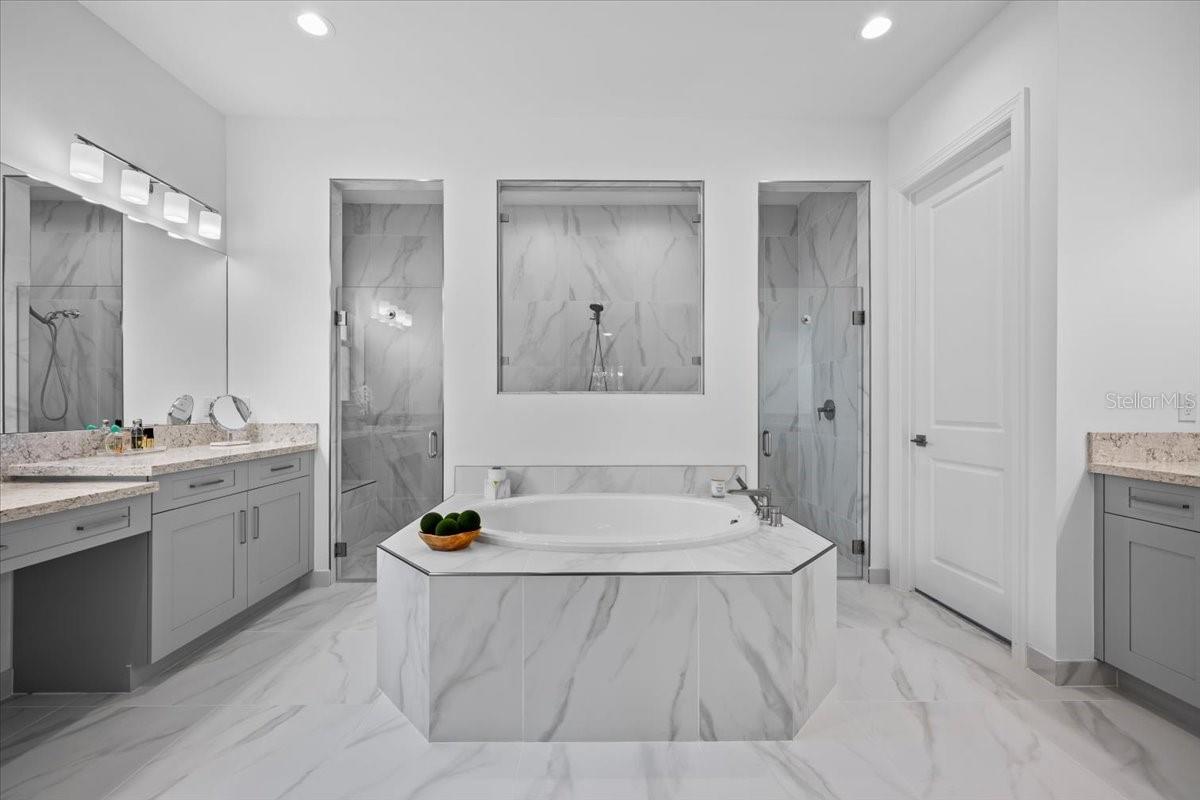 9236 CRESTVIEW CIR, PALM BEACH GARDENS, FL, 33412
