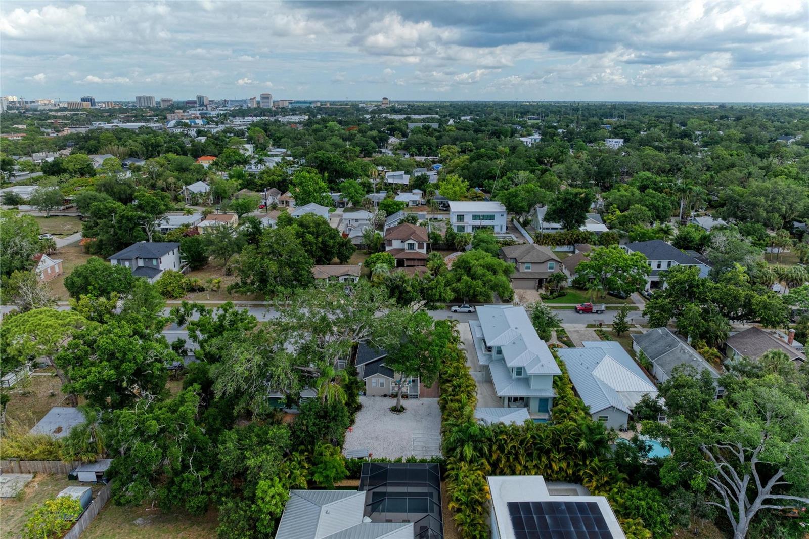 2250 HILLVIEW ST, SARASOTA, FL, 34239