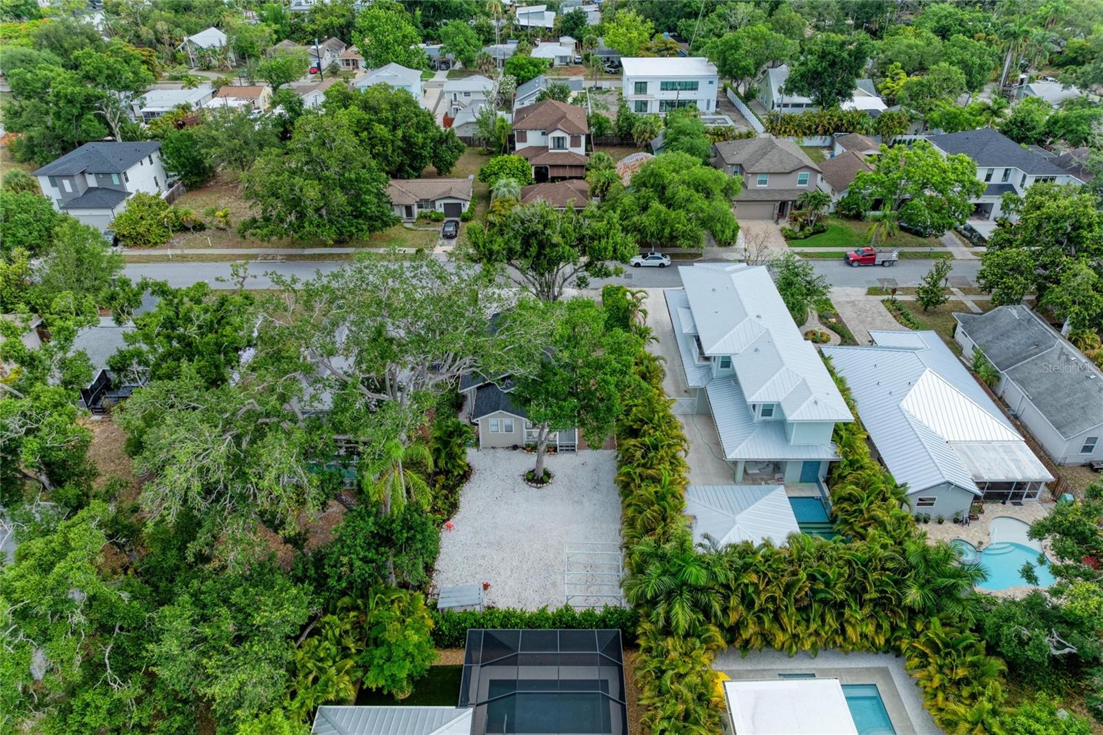 2250 HILLVIEW ST, SARASOTA, FL, 34239