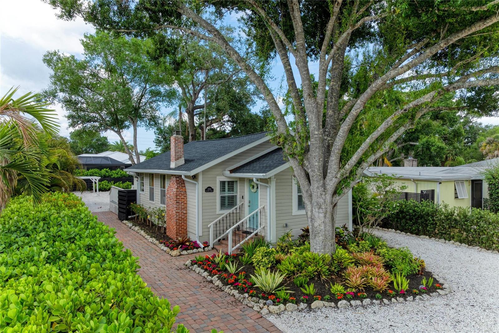 2250 HILLVIEW ST, SARASOTA, FL, 34239