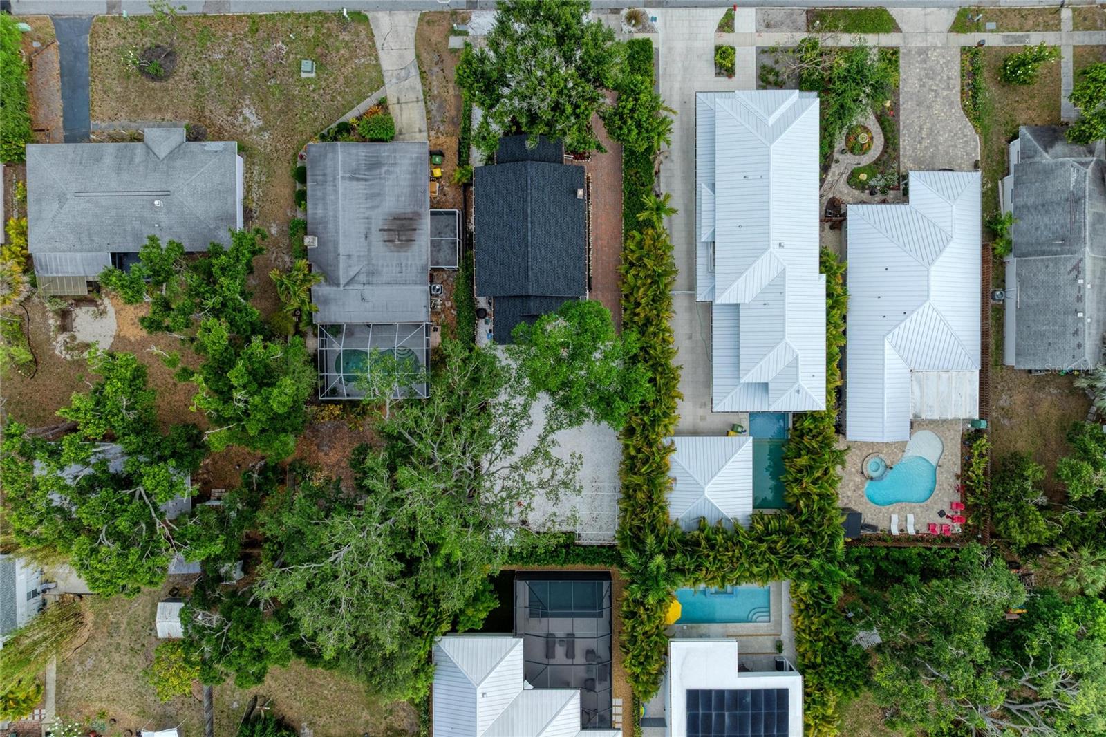 2250 HILLVIEW ST, SARASOTA, FL, 34239