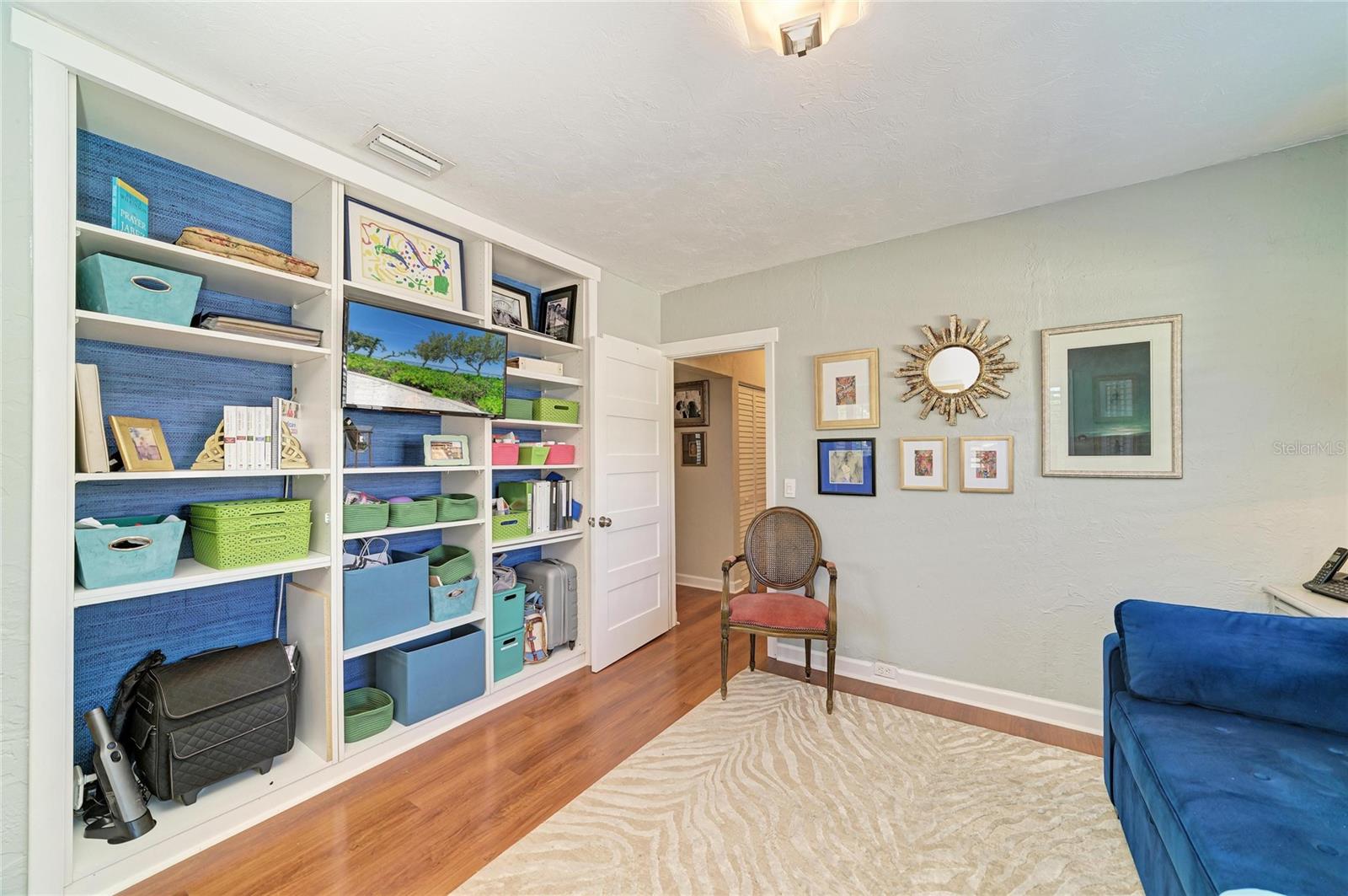 2250 HILLVIEW ST, SARASOTA, FL, 34239