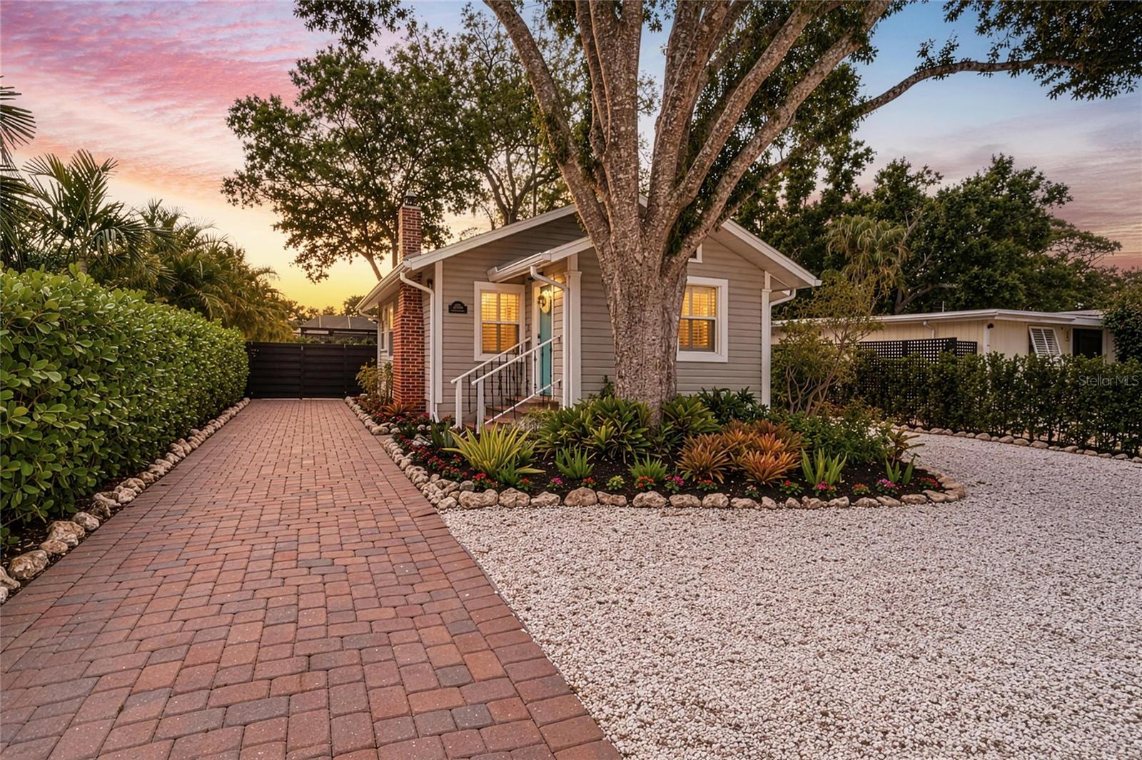 2250 HILLVIEW ST, SARASOTA, FL, 34239