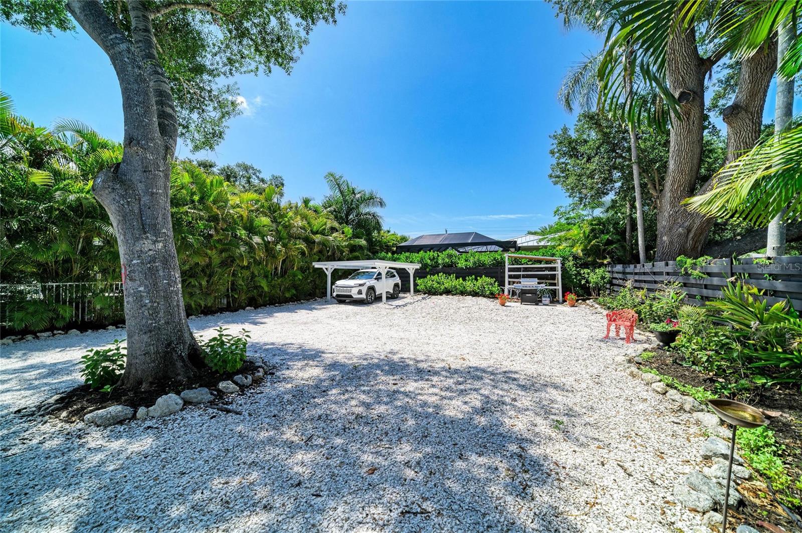 2250 HILLVIEW ST, SARASOTA, FL, 34239