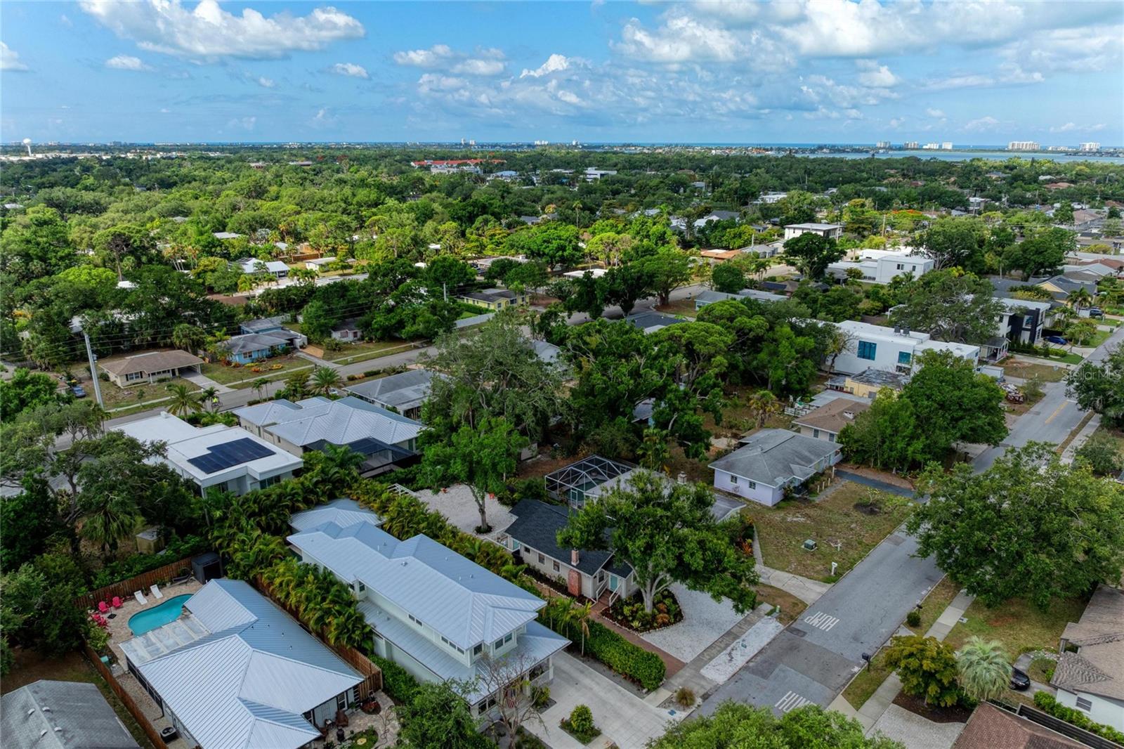 2250 HILLVIEW ST, SARASOTA, FL, 34239
