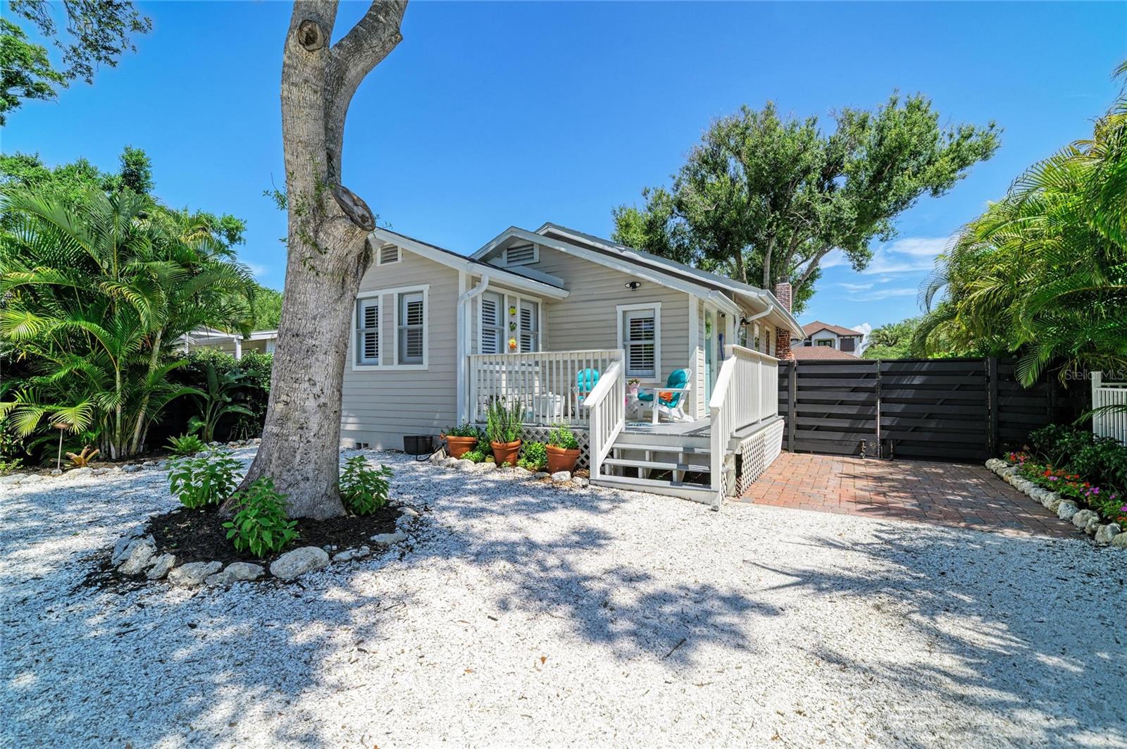 2250 HILLVIEW ST, SARASOTA, FL, 34239