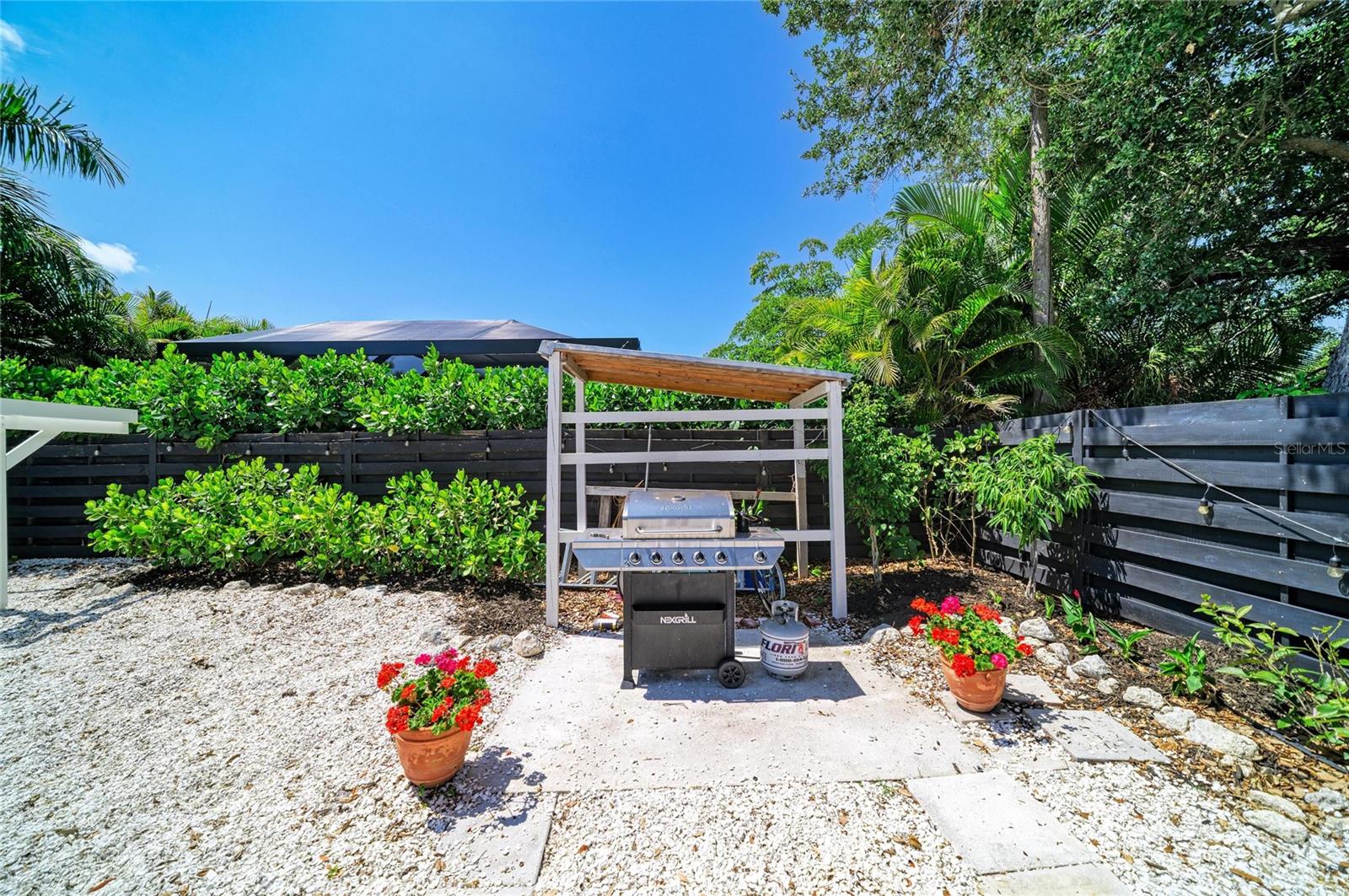 2250 HILLVIEW ST, SARASOTA, FL, 34239