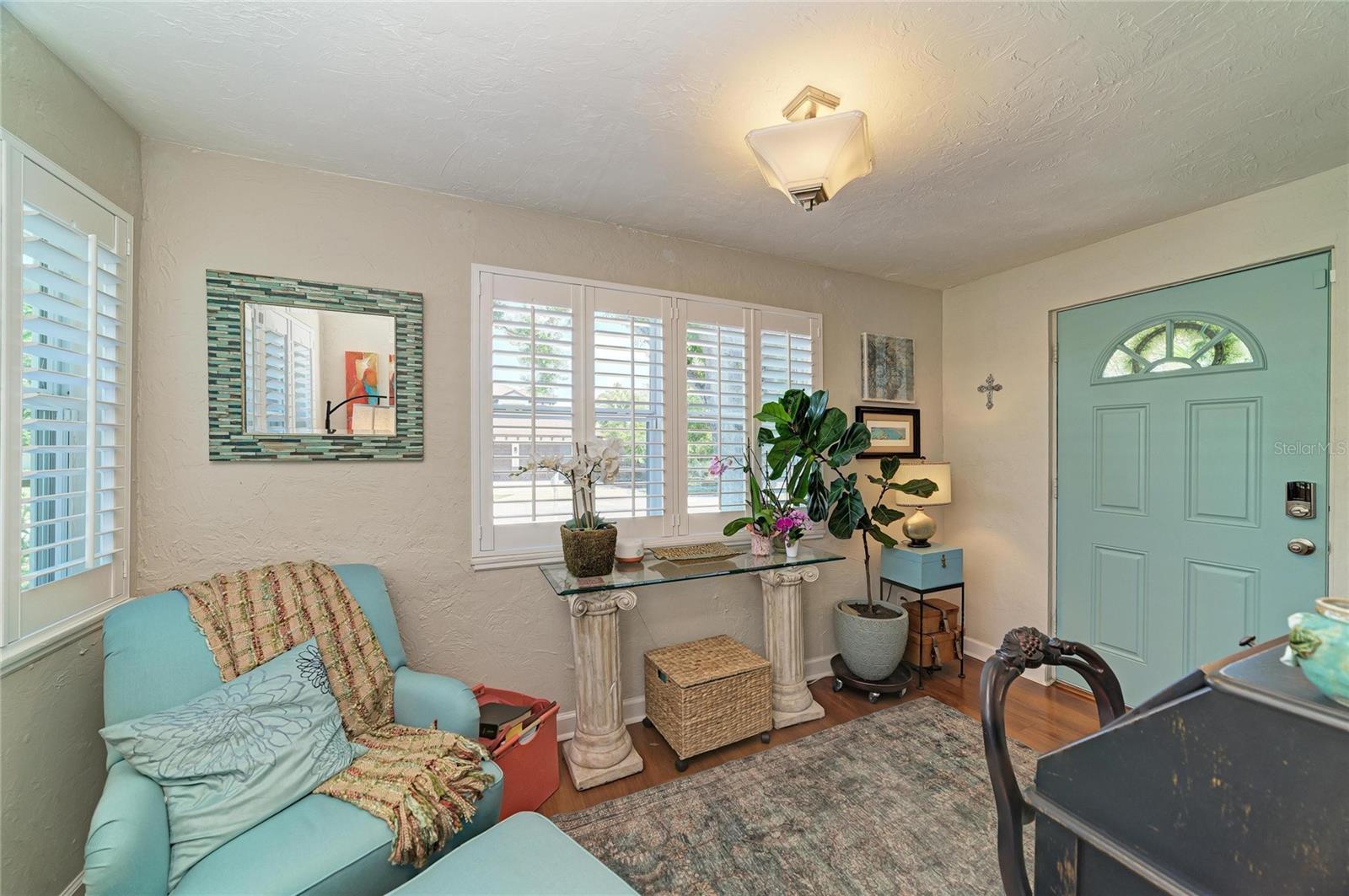 2250 HILLVIEW ST, SARASOTA, FL, 34239