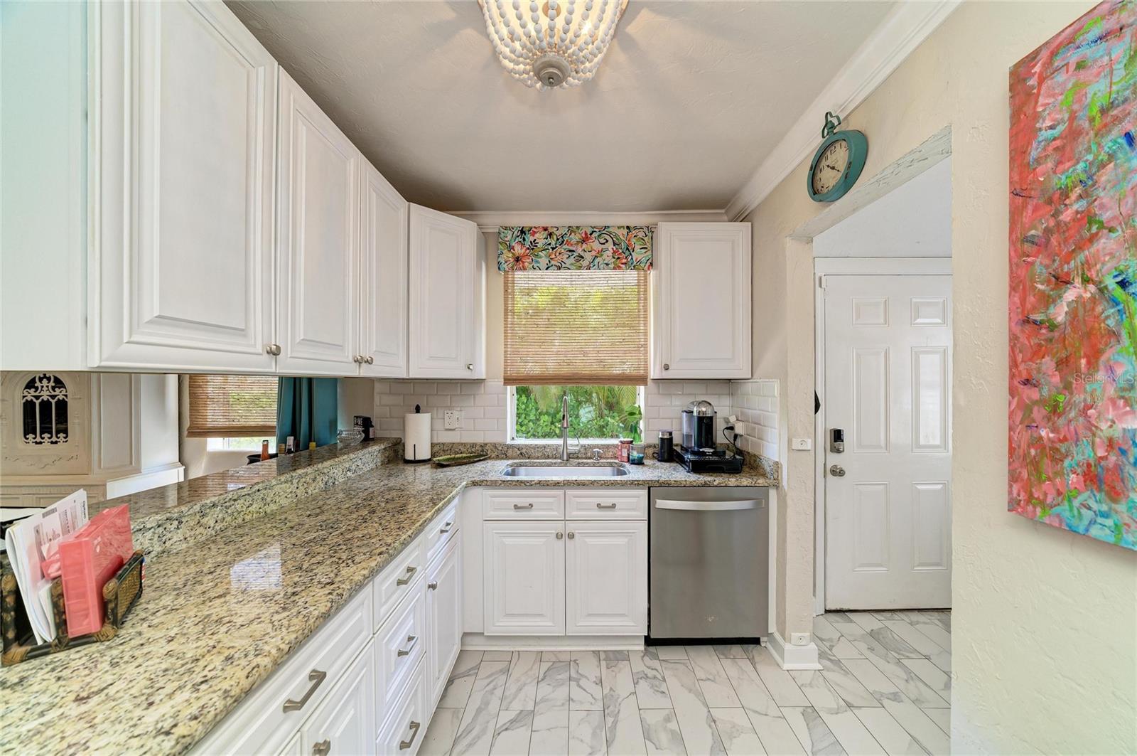 2250 HILLVIEW ST, SARASOTA, FL, 34239
