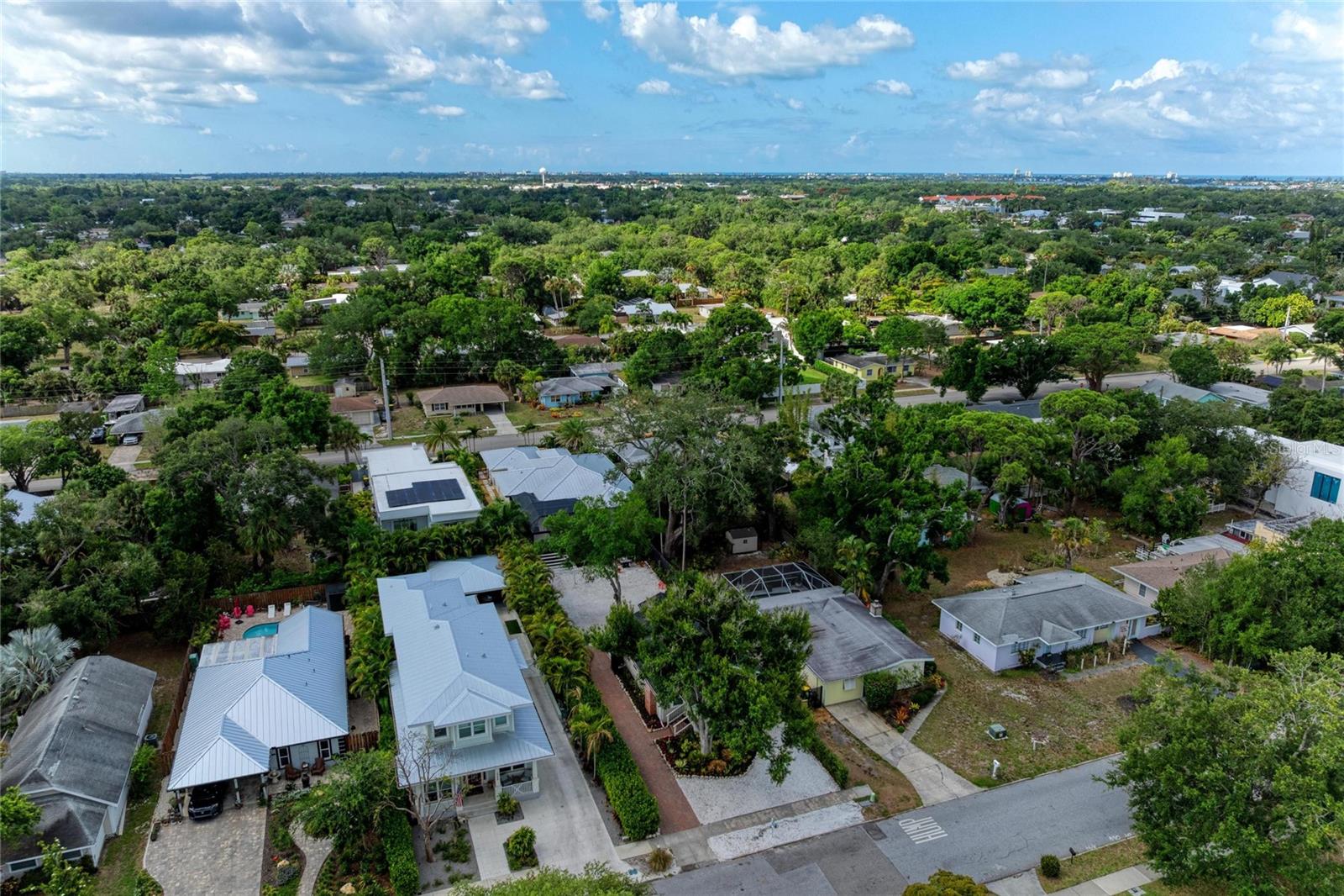 2250 HILLVIEW ST, SARASOTA, FL, 34239