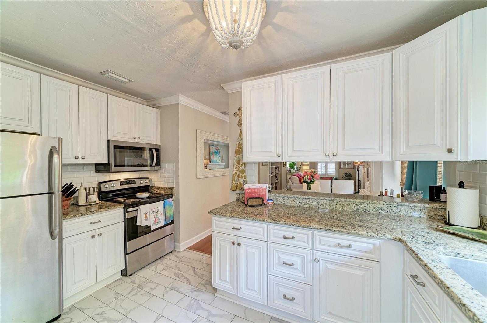 2250 HILLVIEW ST, SARASOTA, FL, 34239
