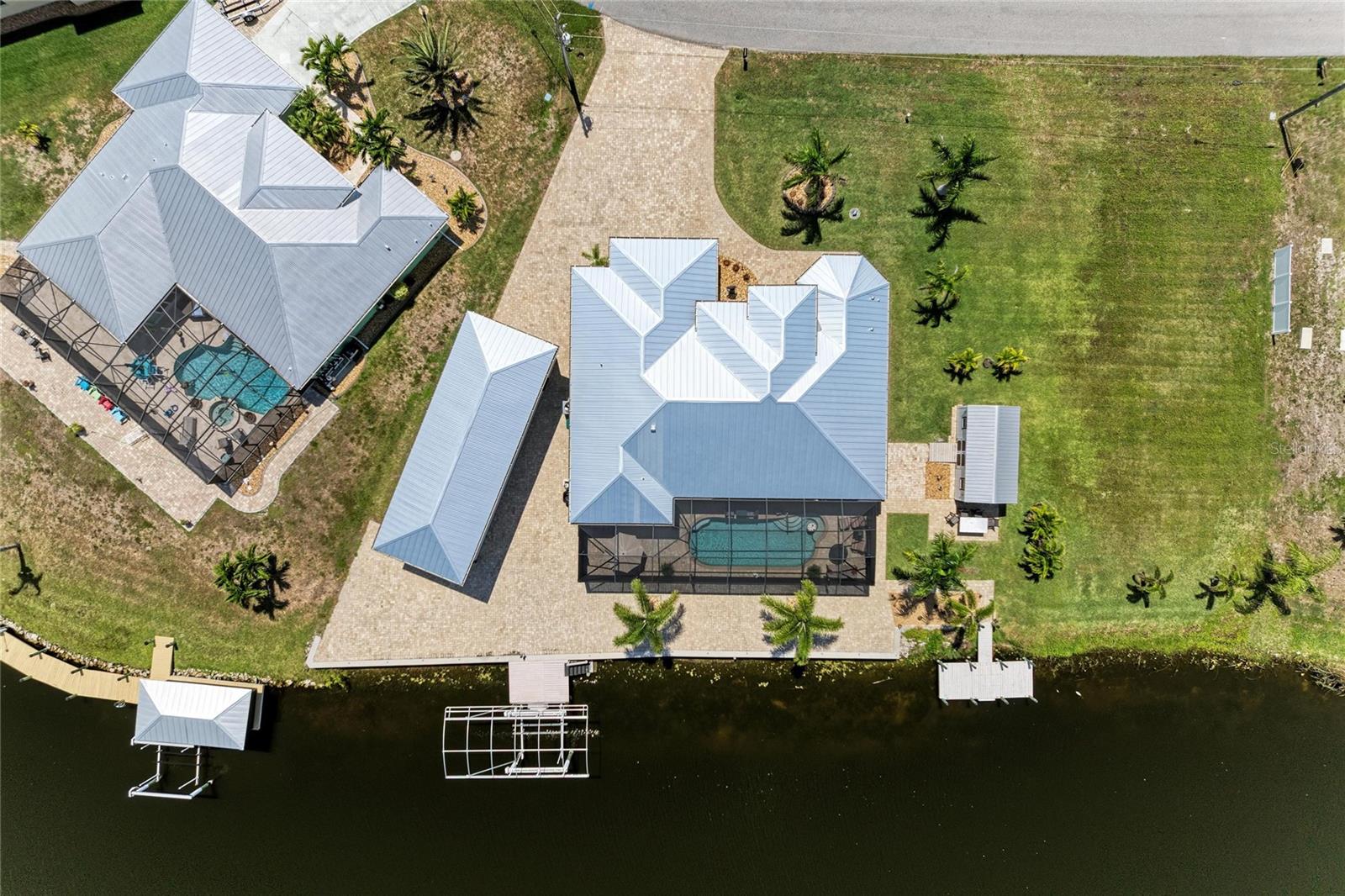 15704 LAKELAND CIR, PORT CHARLOTTE, FL, 33981