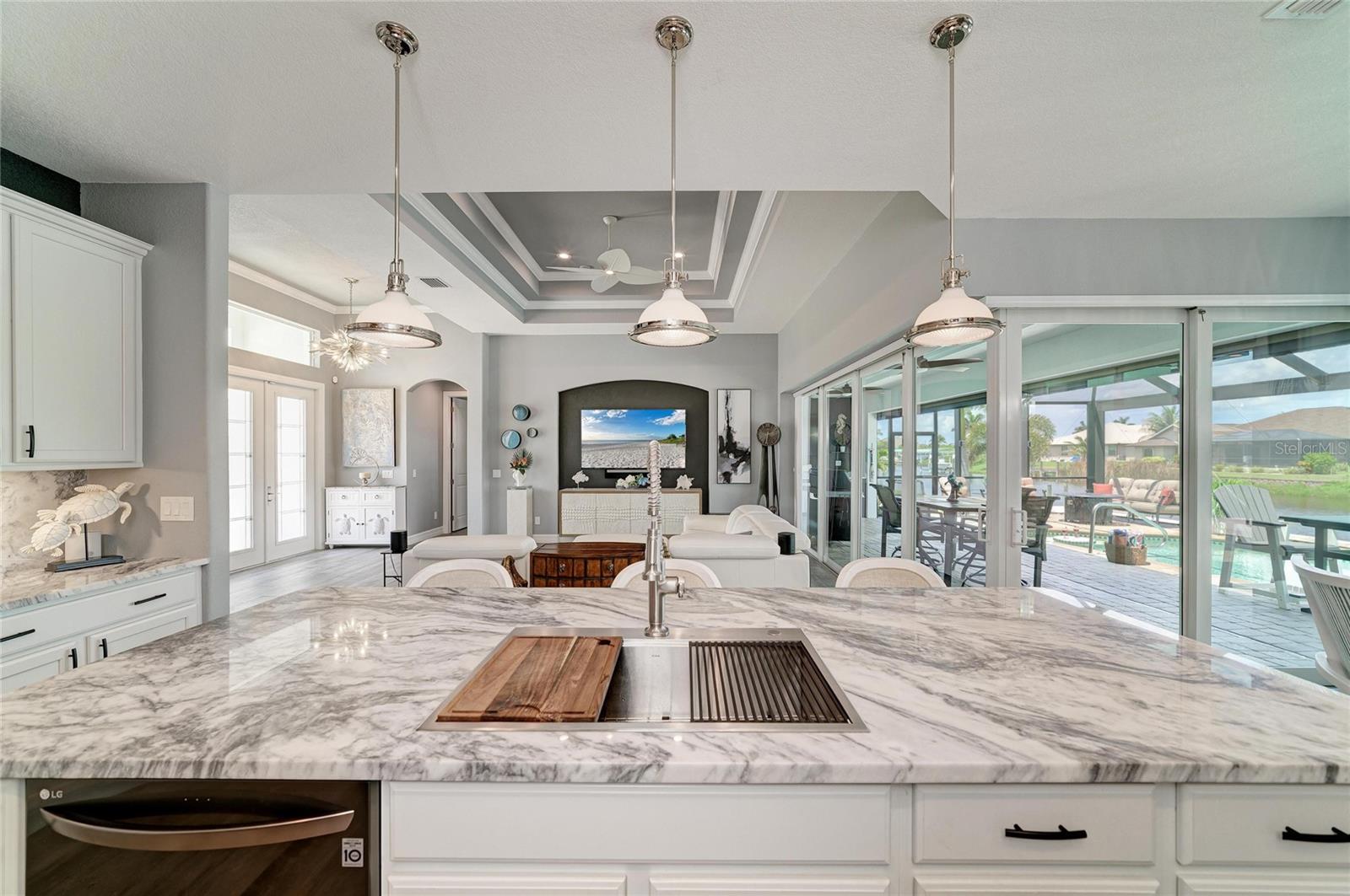 15704 LAKELAND CIR, PORT CHARLOTTE, FL, 33981