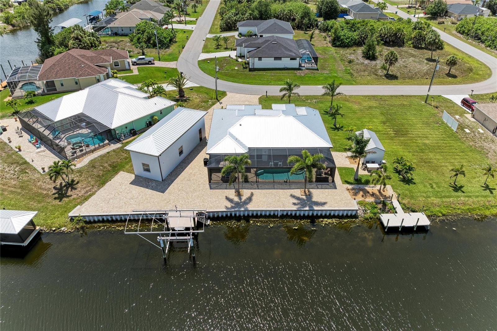 15704 LAKELAND CIR, PORT CHARLOTTE, FL, 33981