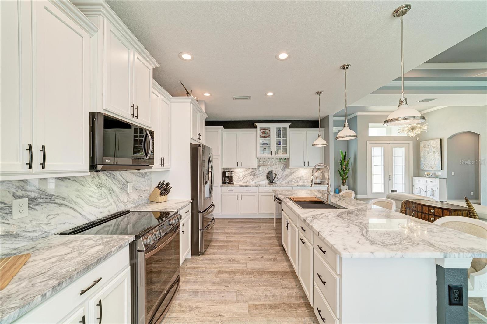 15704 LAKELAND CIR, PORT CHARLOTTE, FL, 33981