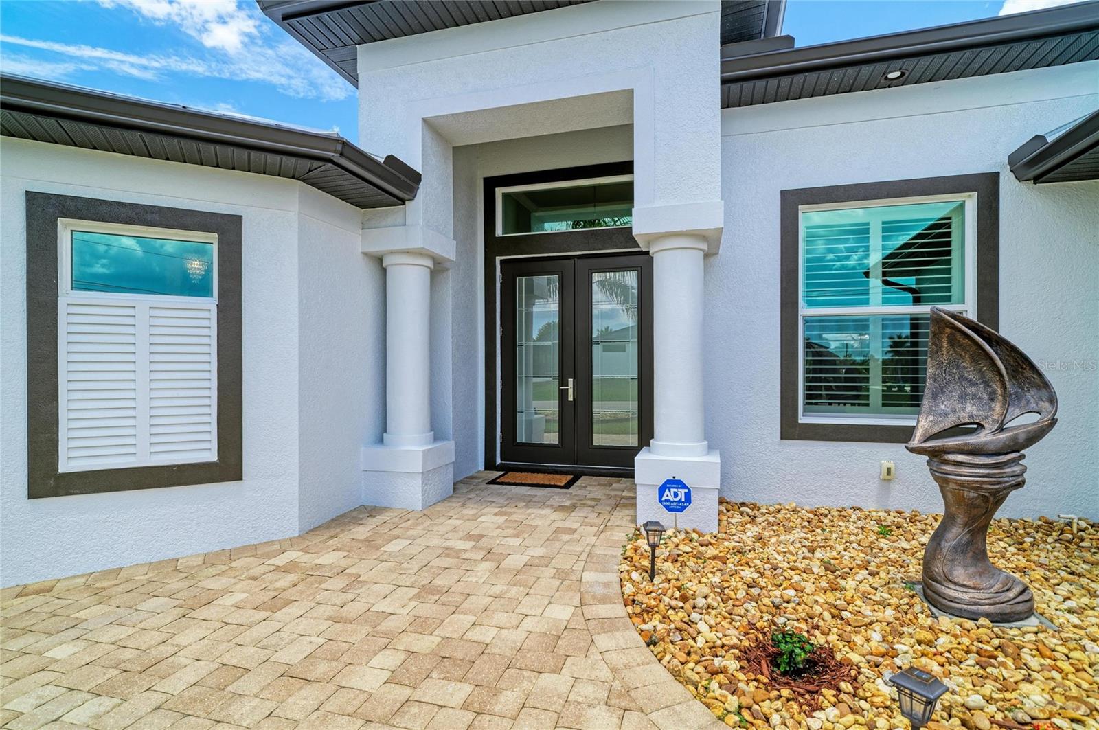 15704 LAKELAND CIR, PORT CHARLOTTE, FL, 33981