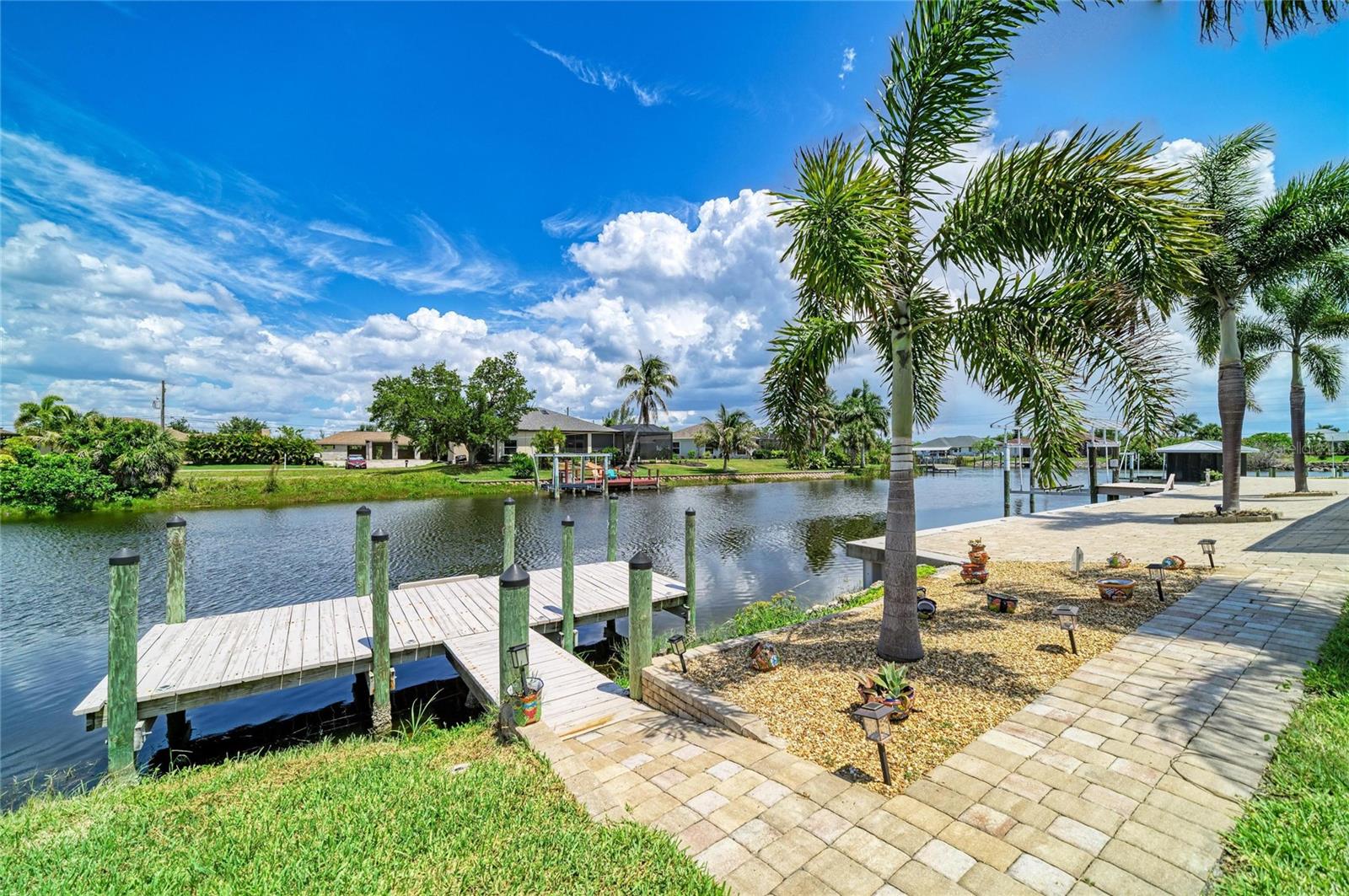 15704 LAKELAND CIR, PORT CHARLOTTE, FL, 33981