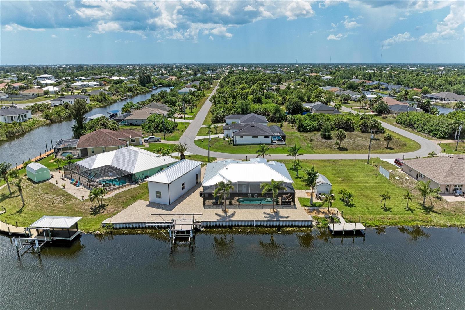 15704 LAKELAND CIR, PORT CHARLOTTE, FL, 33981