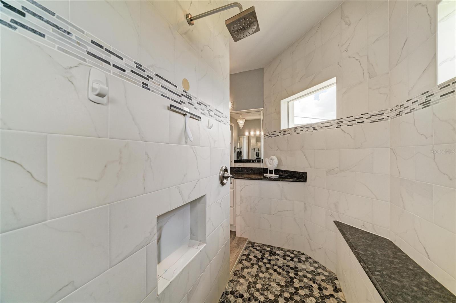 15704 LAKELAND CIR, PORT CHARLOTTE, FL, 33981