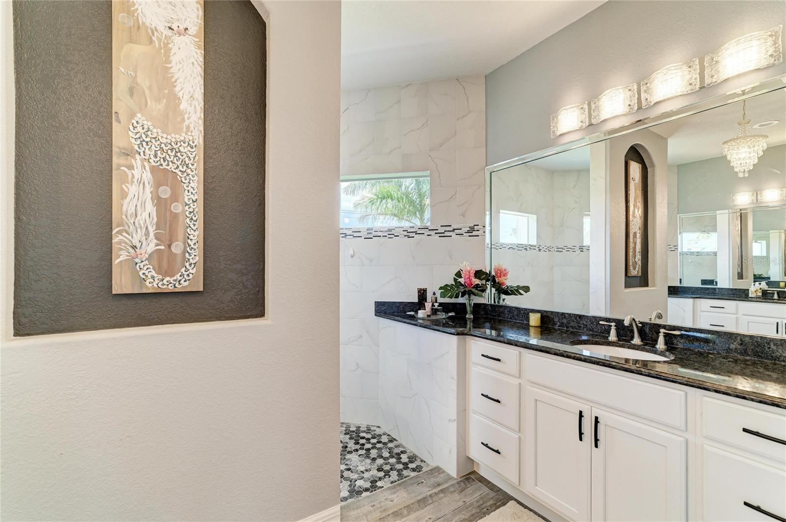 15704 LAKELAND CIR, PORT CHARLOTTE, FL, 33981