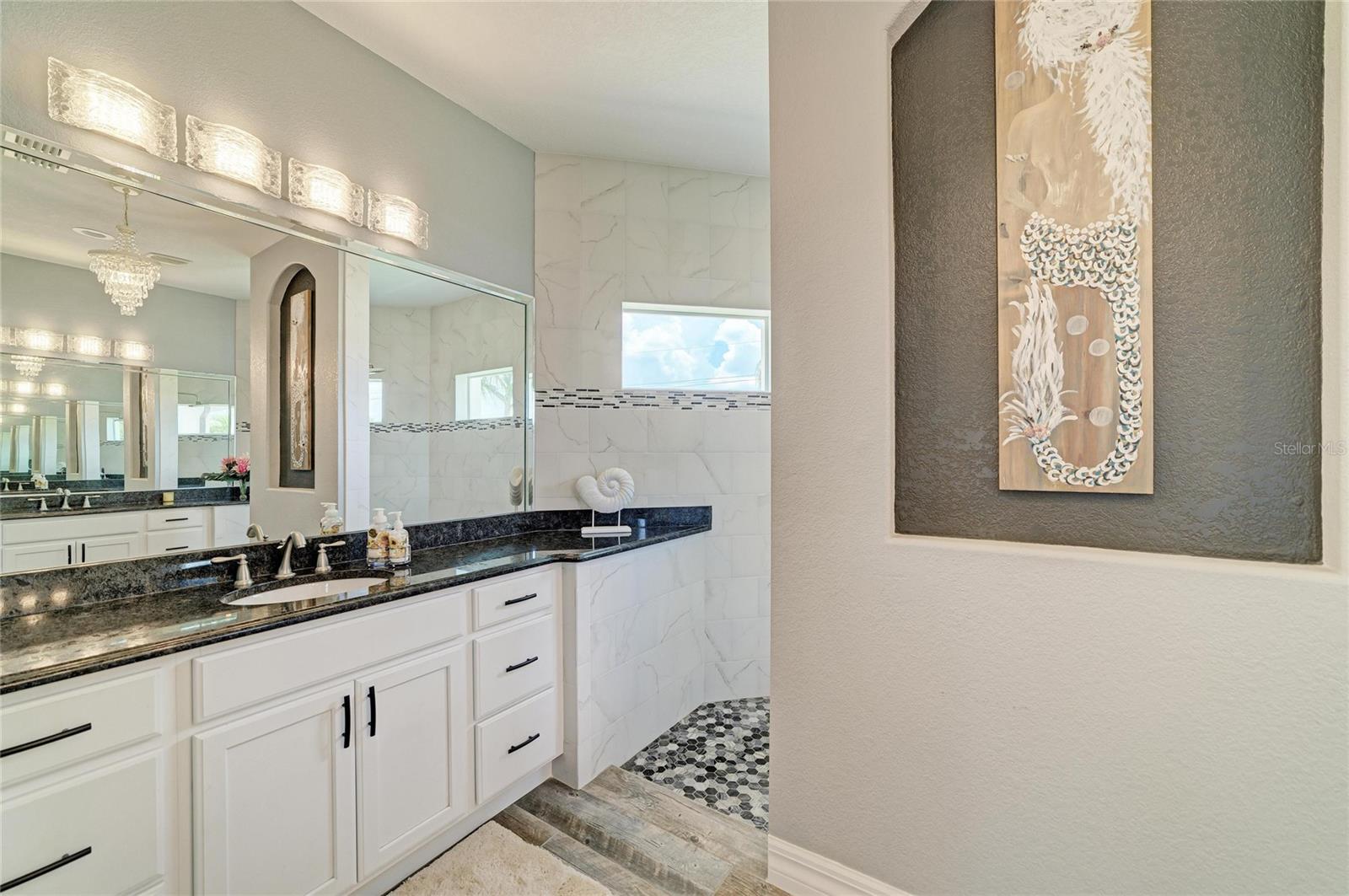 15704 LAKELAND CIR, PORT CHARLOTTE, FL, 33981