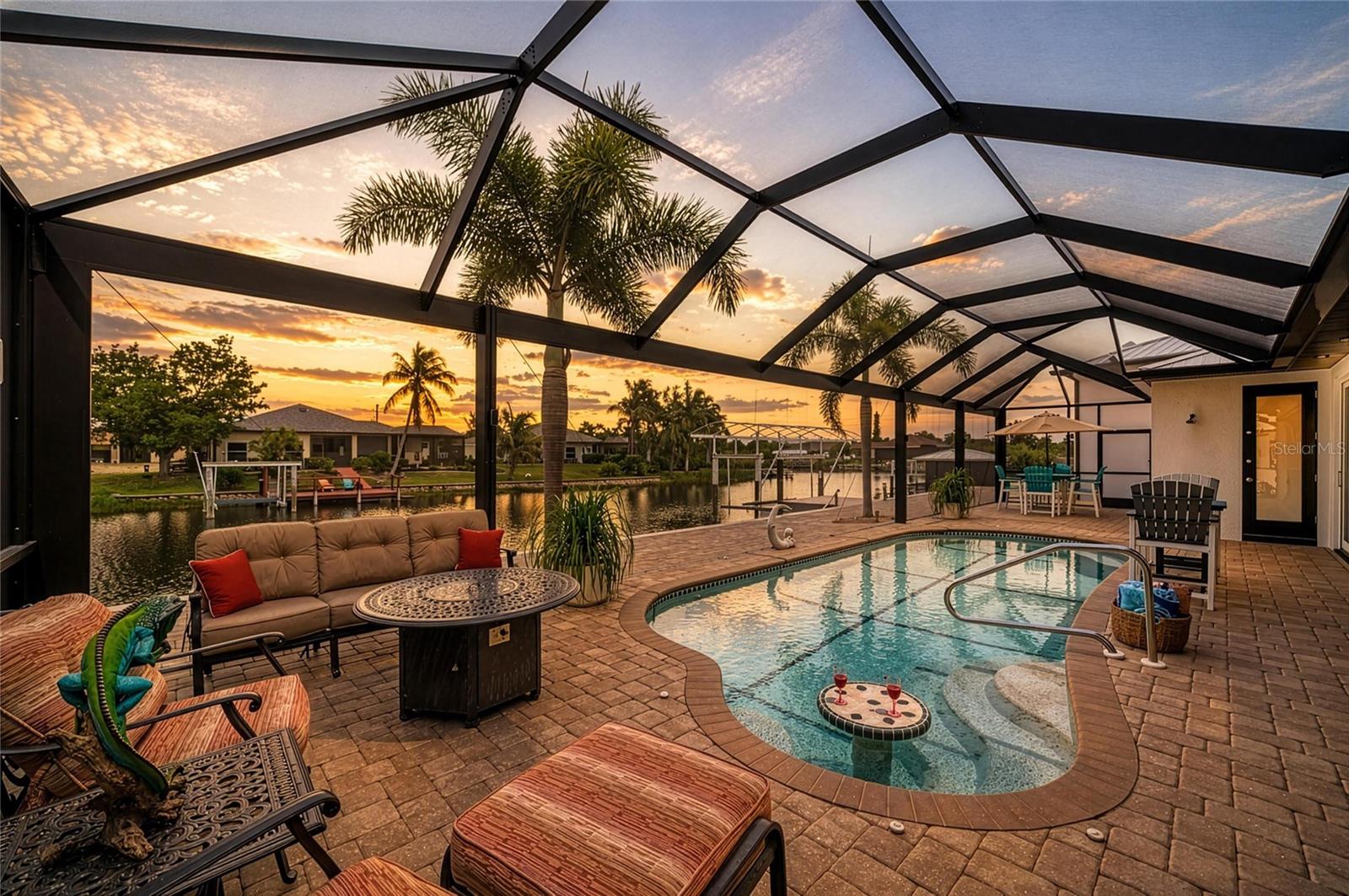 15704 LAKELAND CIR, PORT CHARLOTTE, FL, 33981