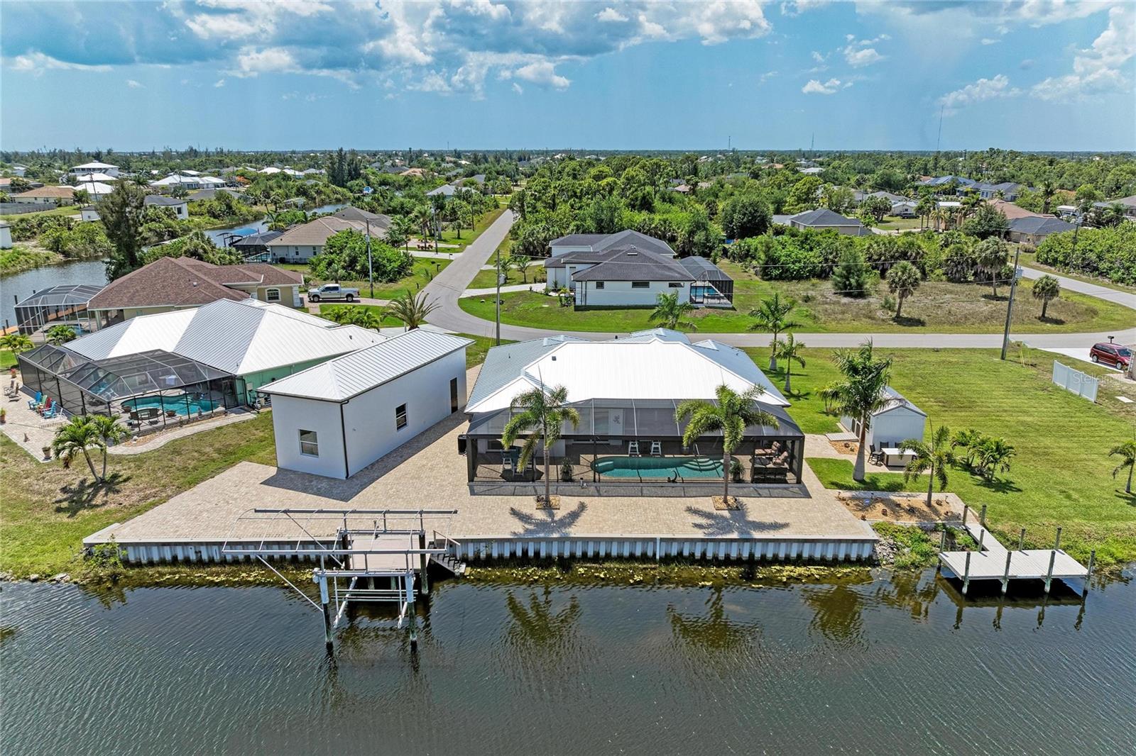 15704 LAKELAND CIR, PORT CHARLOTTE, FL, 33981