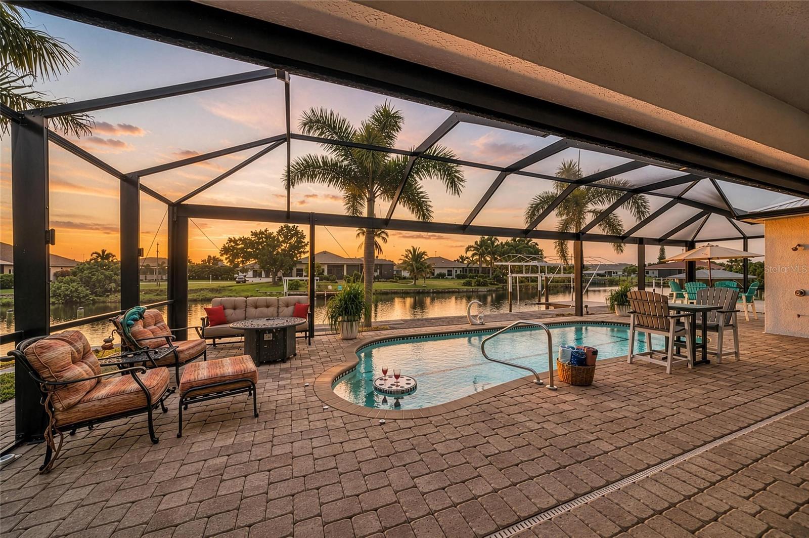 15704 LAKELAND CIR, PORT CHARLOTTE, FL, 33981
