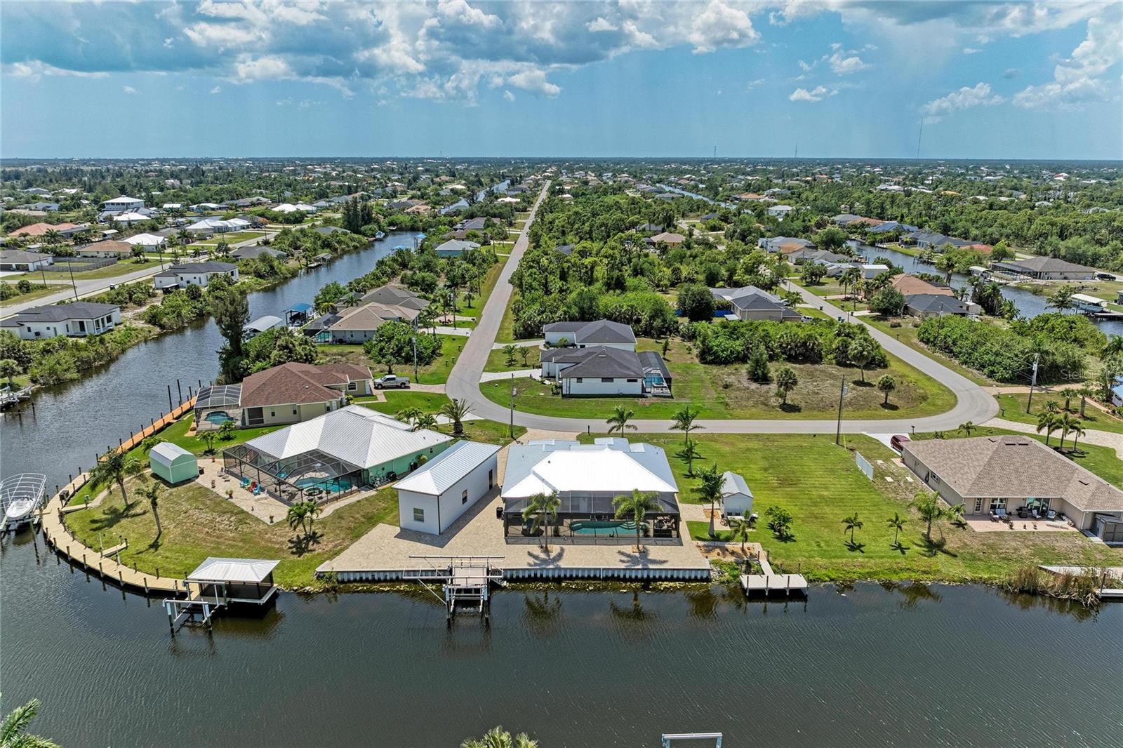 15704 LAKELAND CIR, PORT CHARLOTTE, FL, 33981
