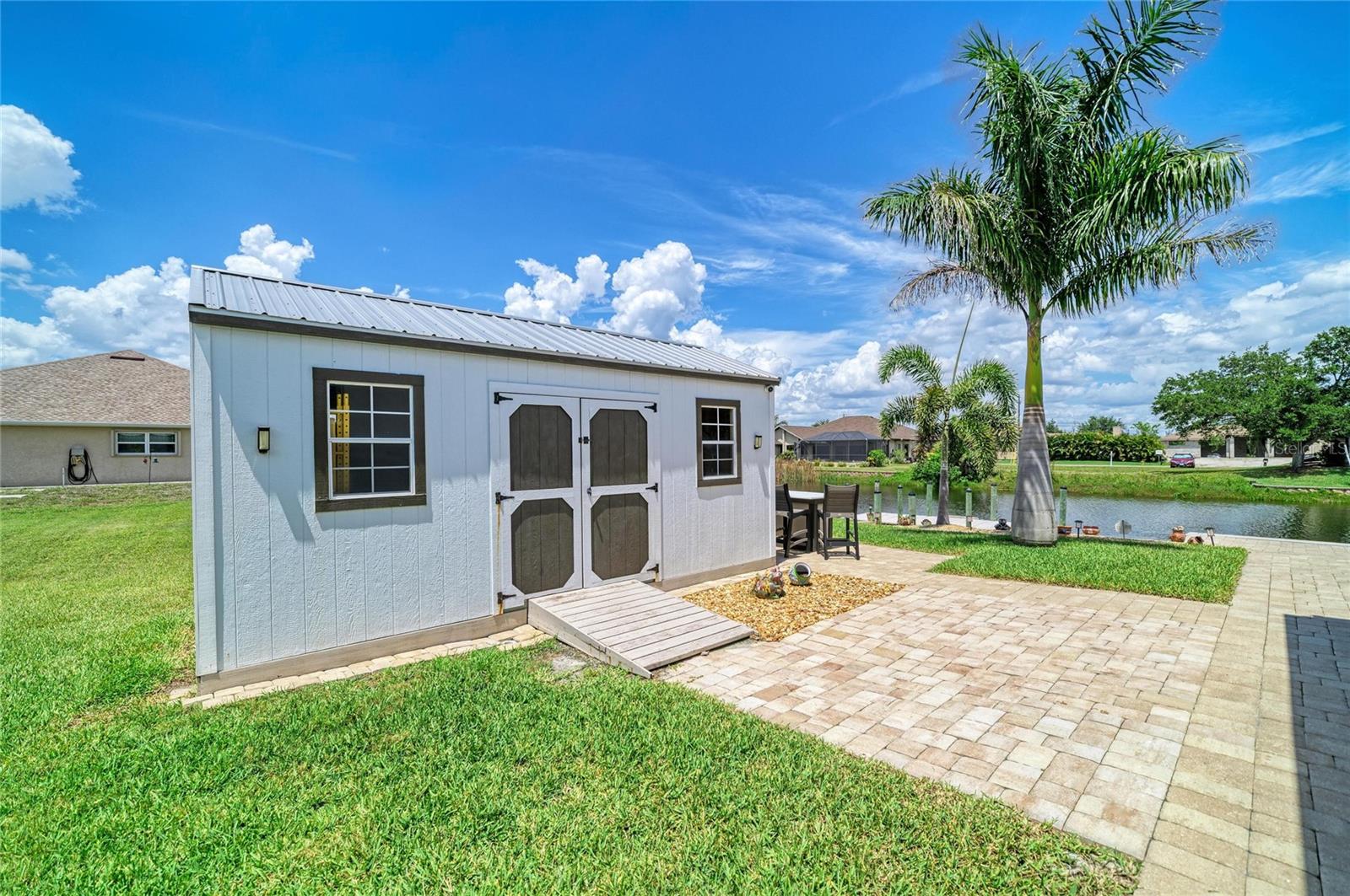 15704 LAKELAND CIR, PORT CHARLOTTE, FL, 33981