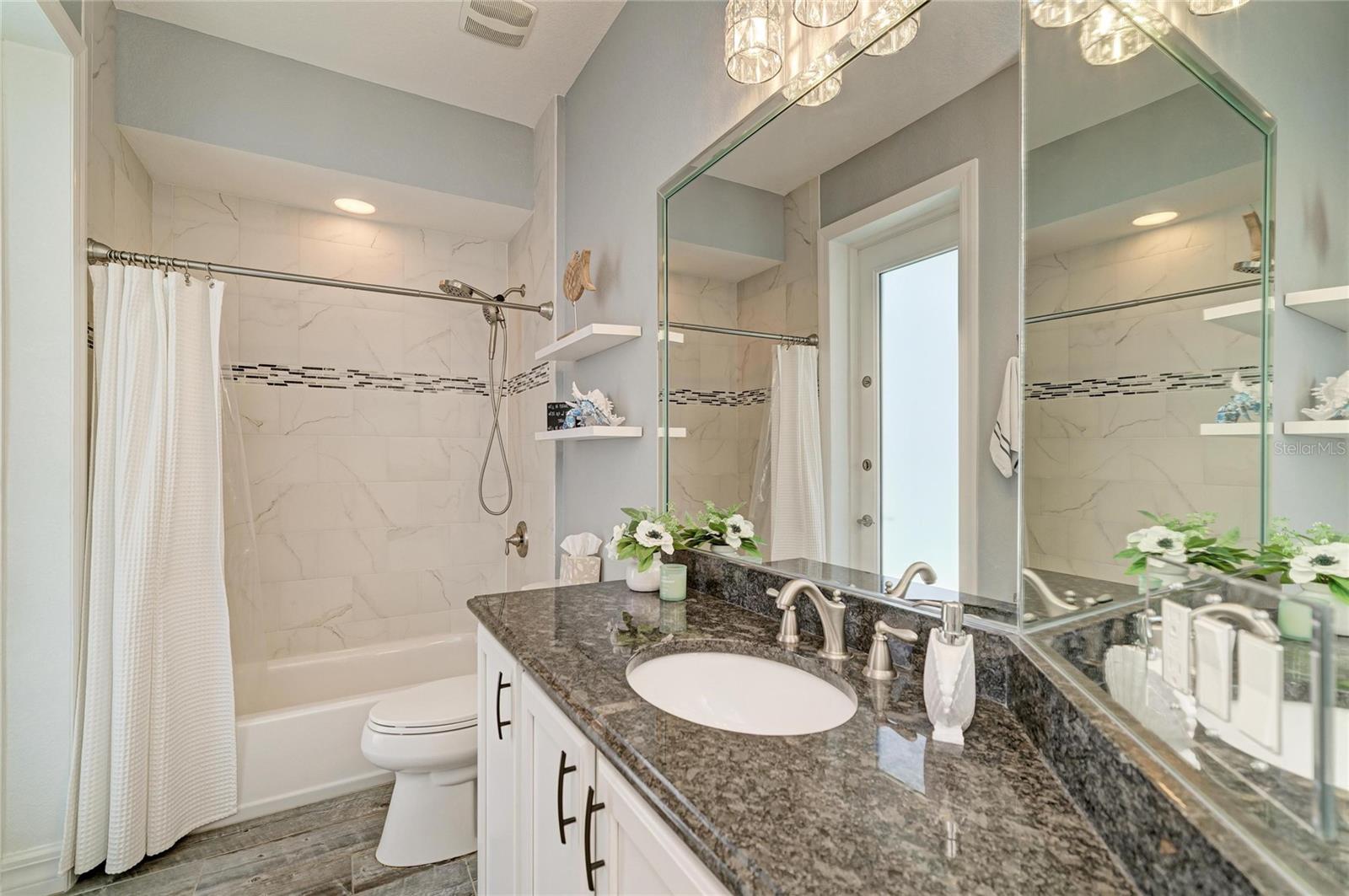 15704 LAKELAND CIR, PORT CHARLOTTE, FL, 33981