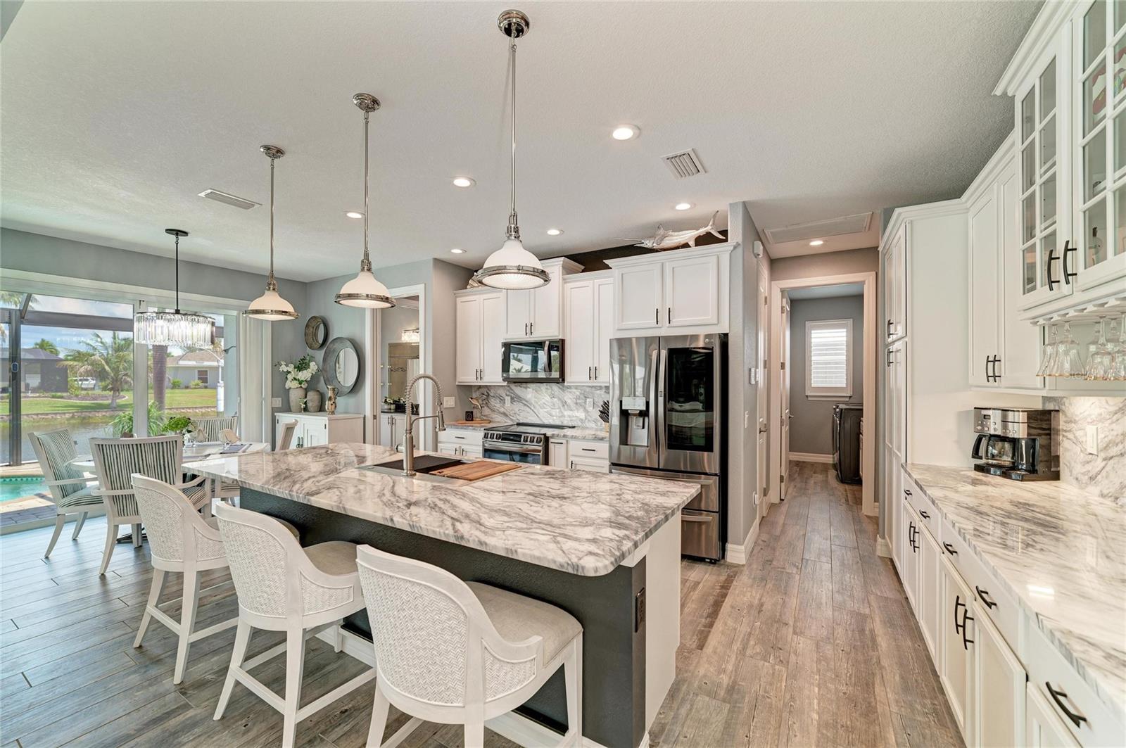 15704 LAKELAND CIR, PORT CHARLOTTE, FL, 33981