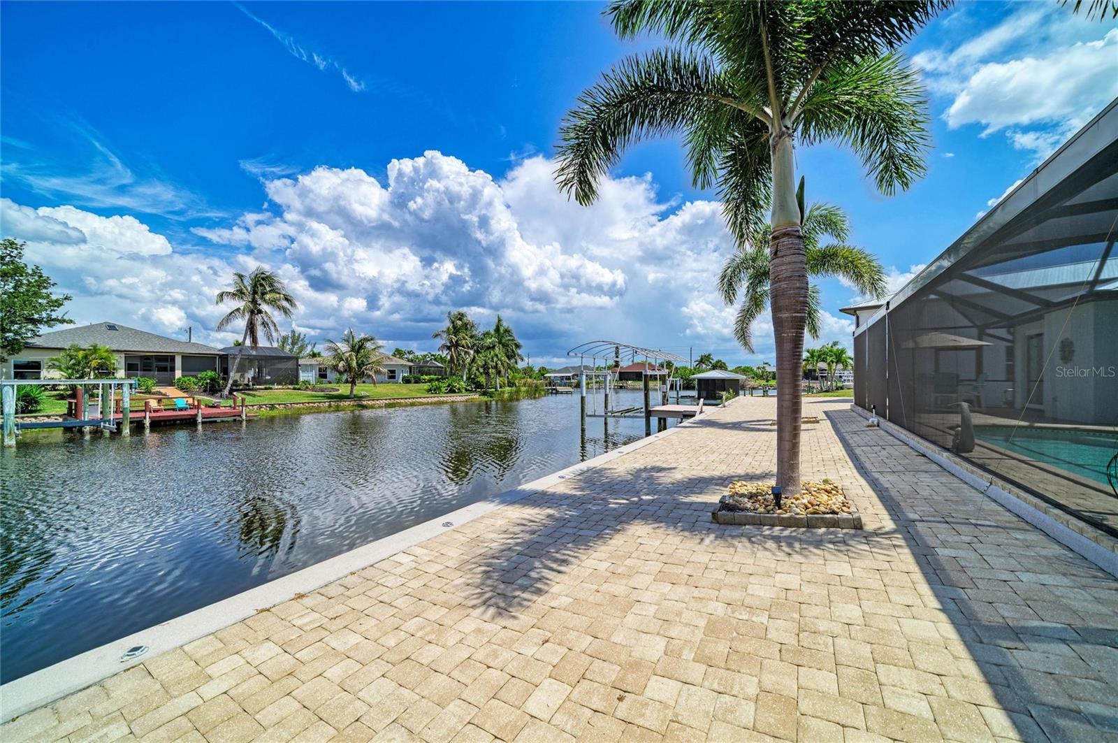 15704 LAKELAND CIR, PORT CHARLOTTE, FL, 33981