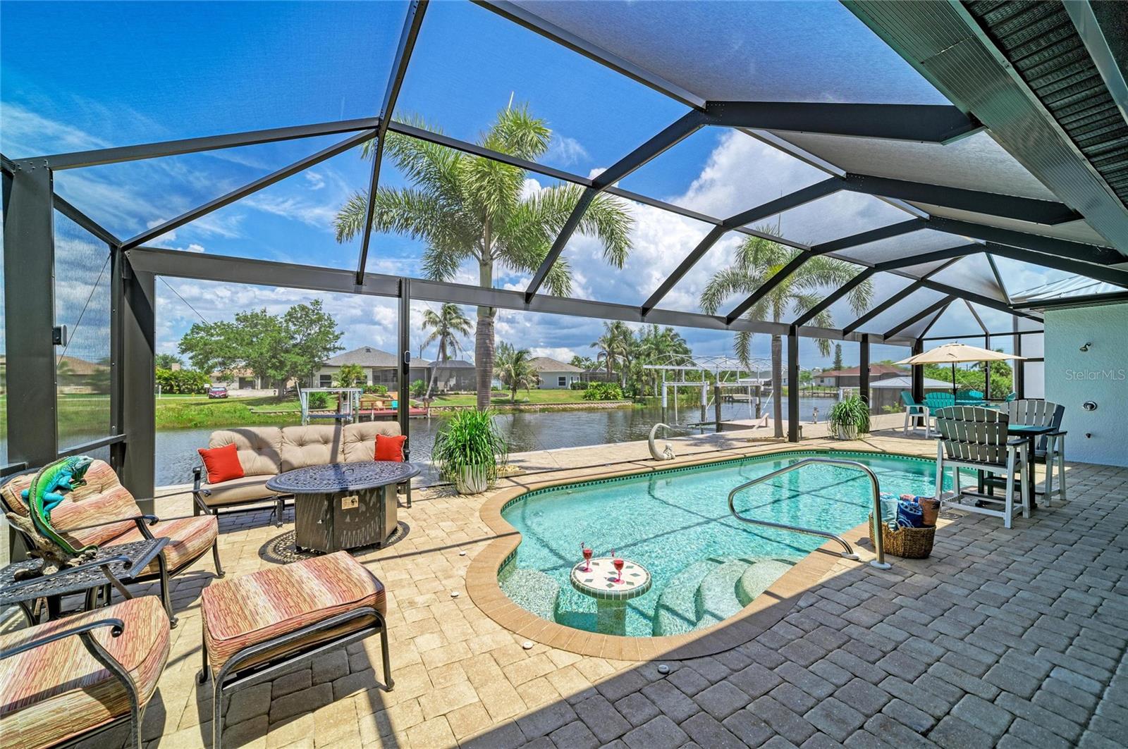 15704 LAKELAND CIR, PORT CHARLOTTE, FL, 33981