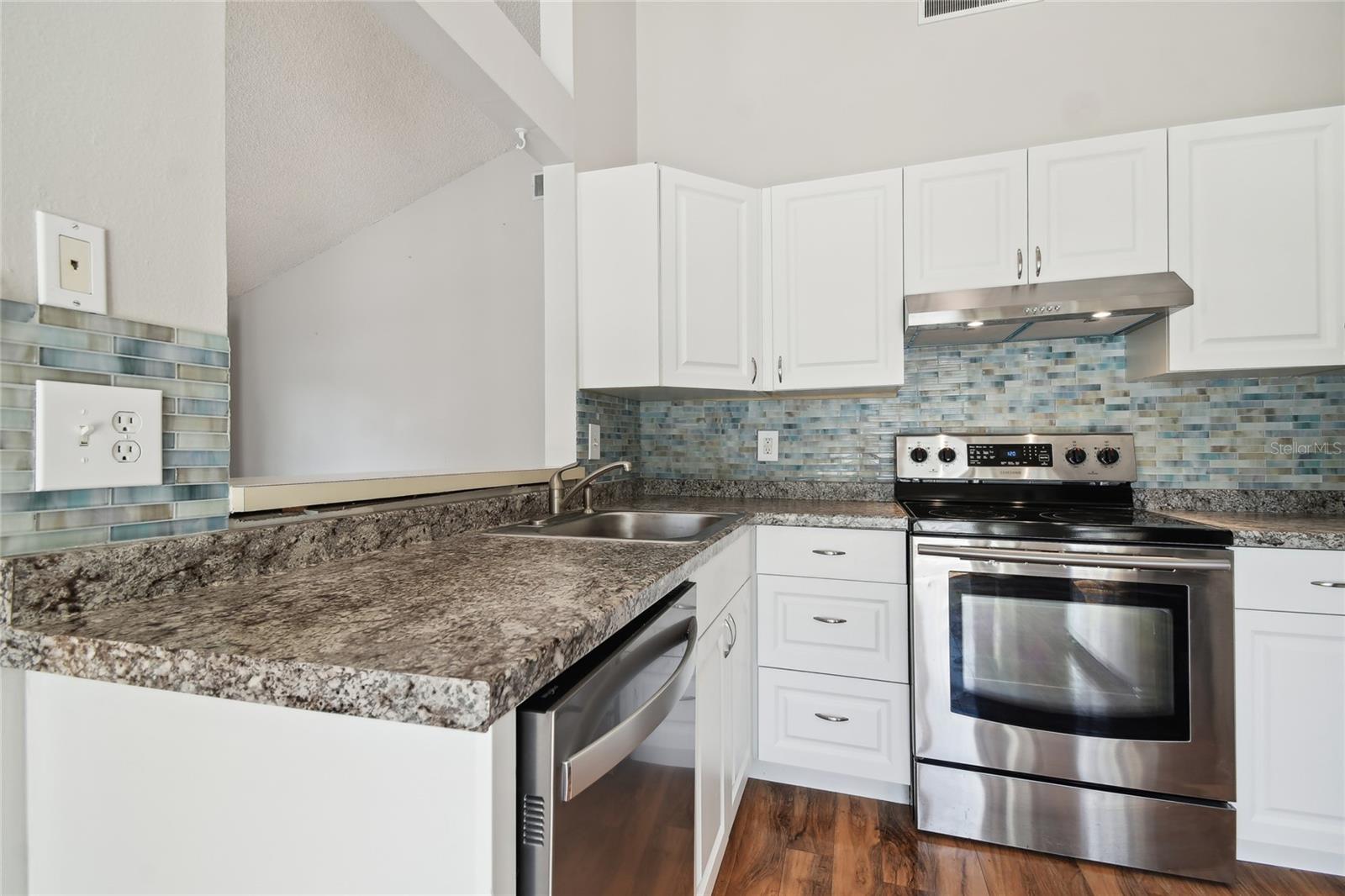 2803 NORTHCOTE DR, PALM HARBOR, FL, 34684
