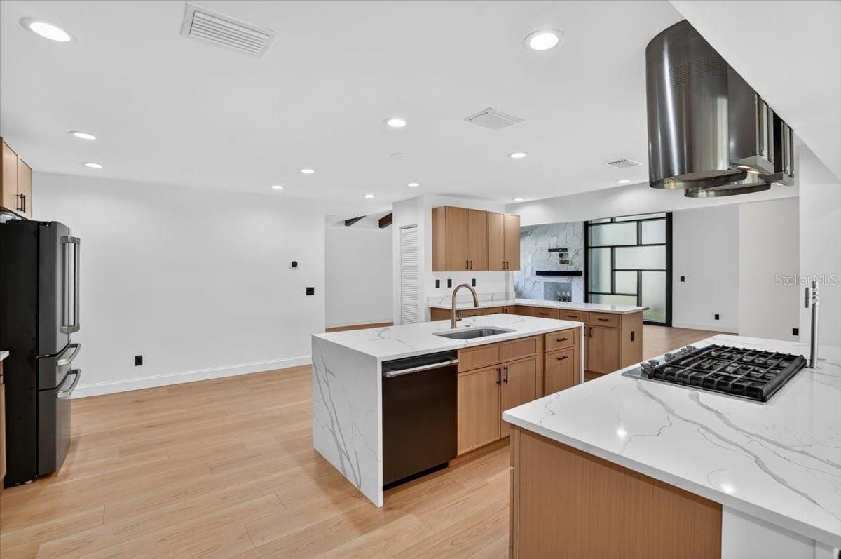 2708 N DUNDEE ST, TAMPA, FL, 33629