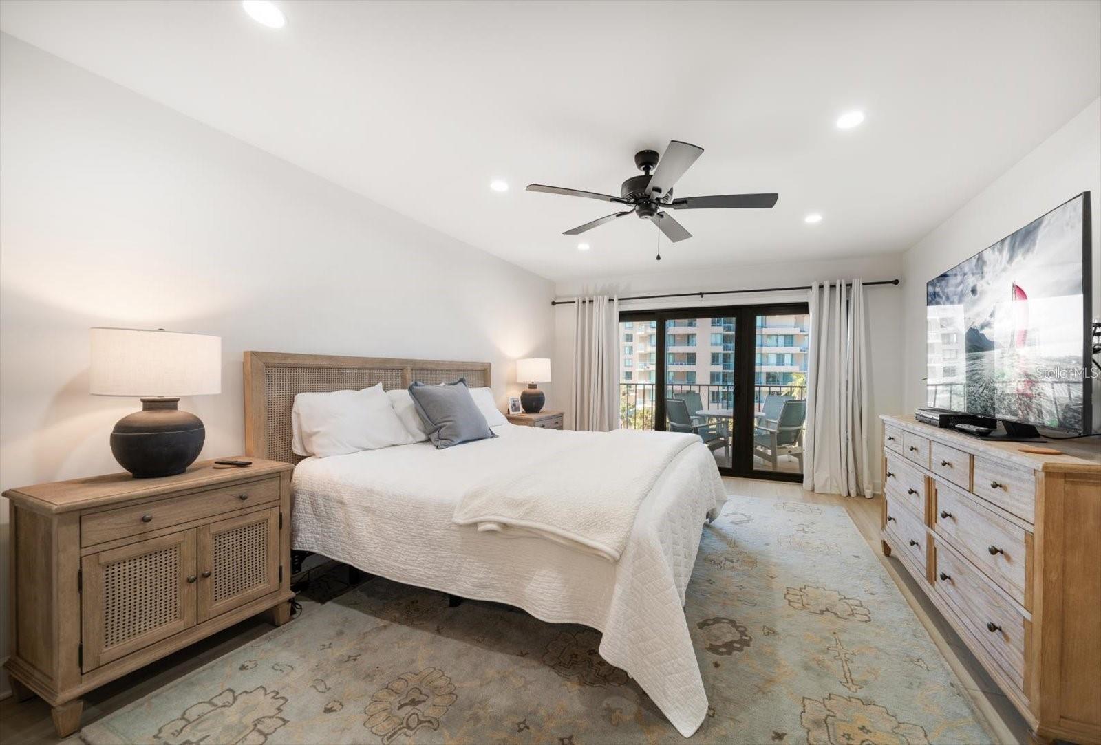 1480 GULF BLVD #401, CLEARWATER BEACH, FL, 33767