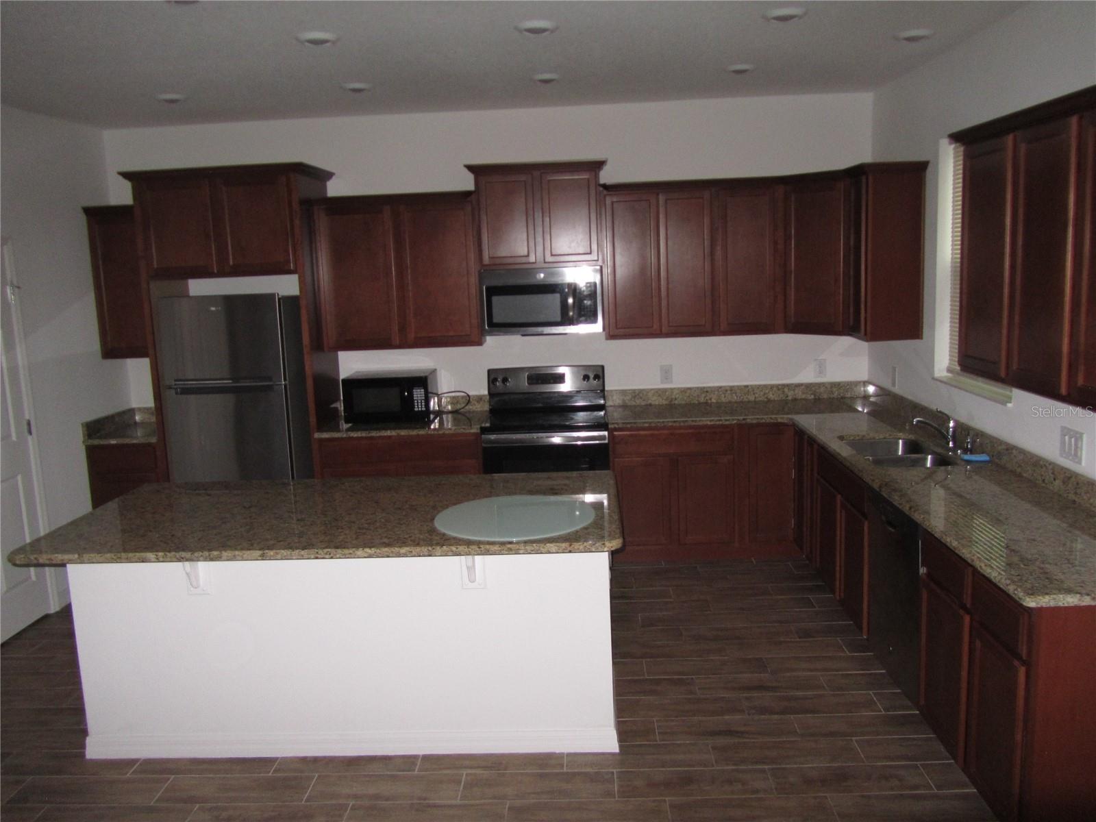 365 BLUE LAKE CIR, KISSIMMEE, FL, 34758