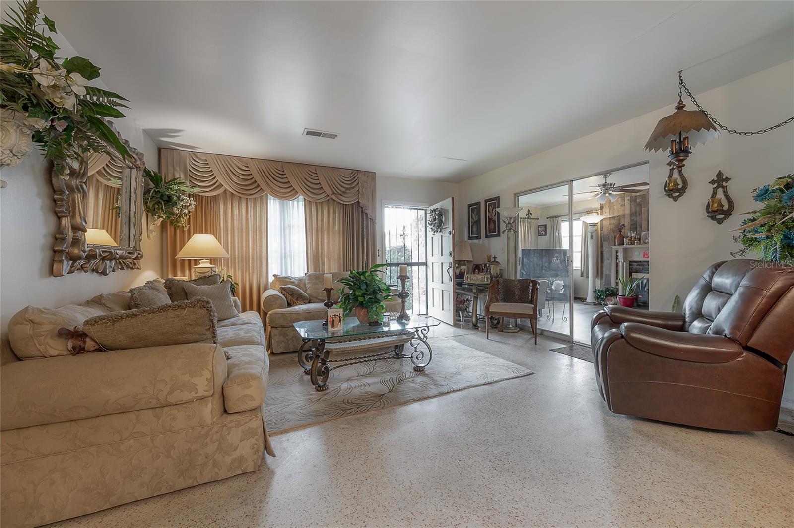 3803 RIVER GROVE DR, TAMPA, FL, 33610