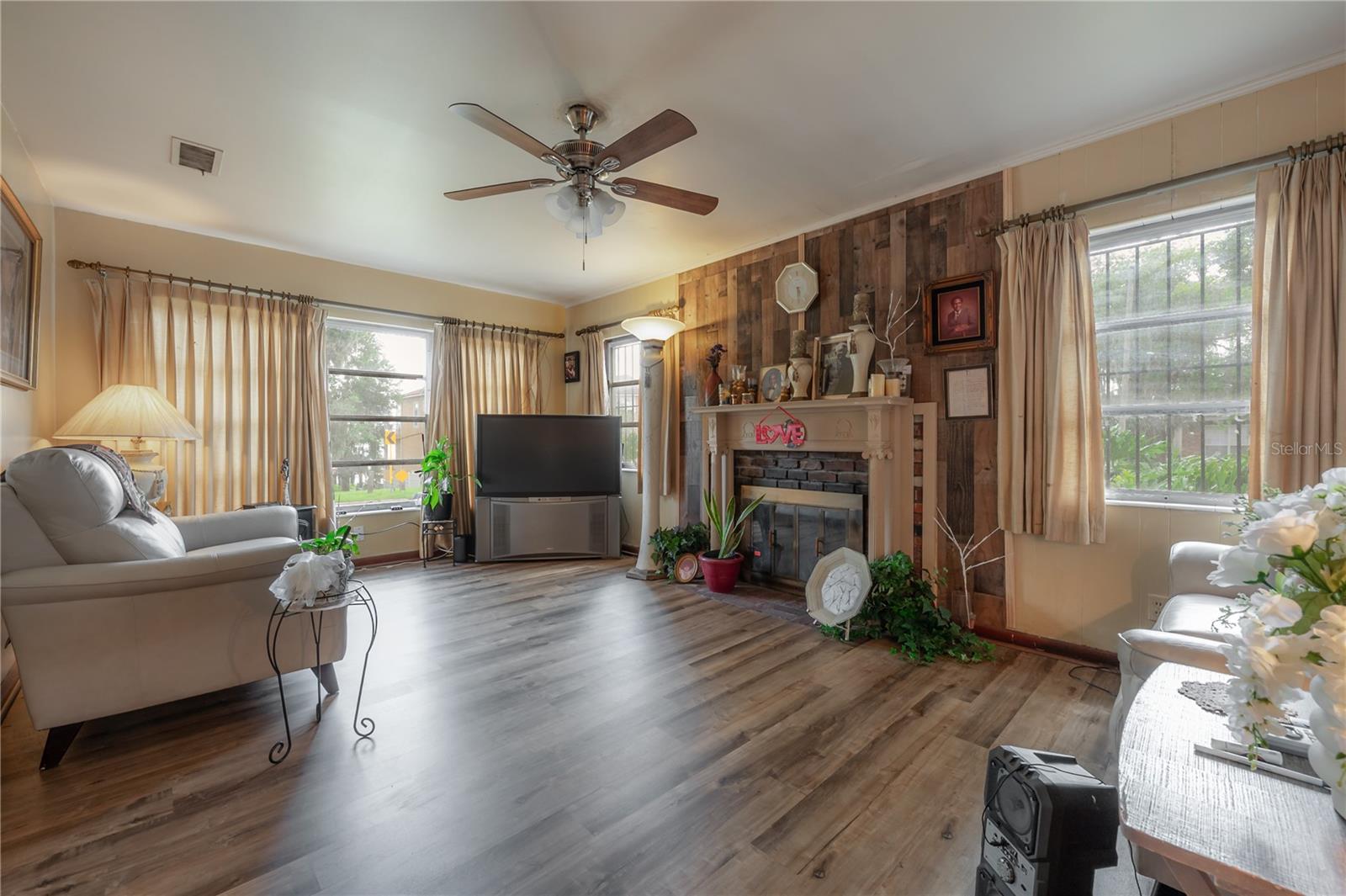 3803 RIVER GROVE DR, TAMPA, FL, 33610