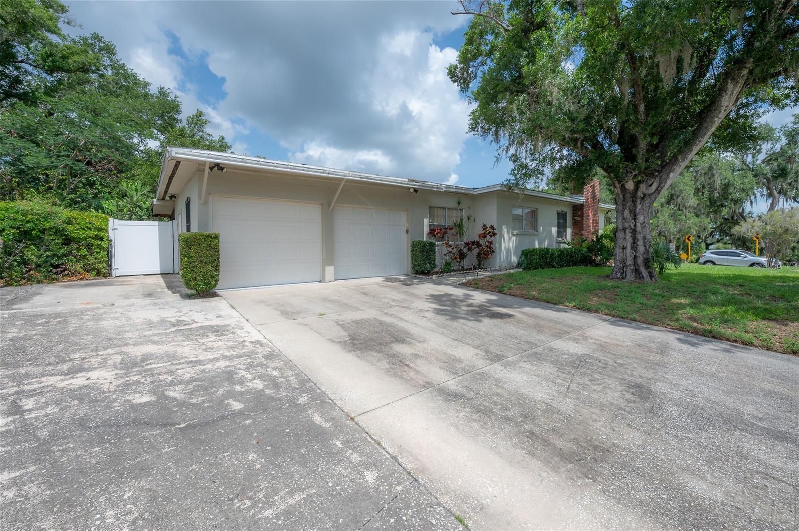 3803 RIVER GROVE DR, TAMPA, FL, 33610