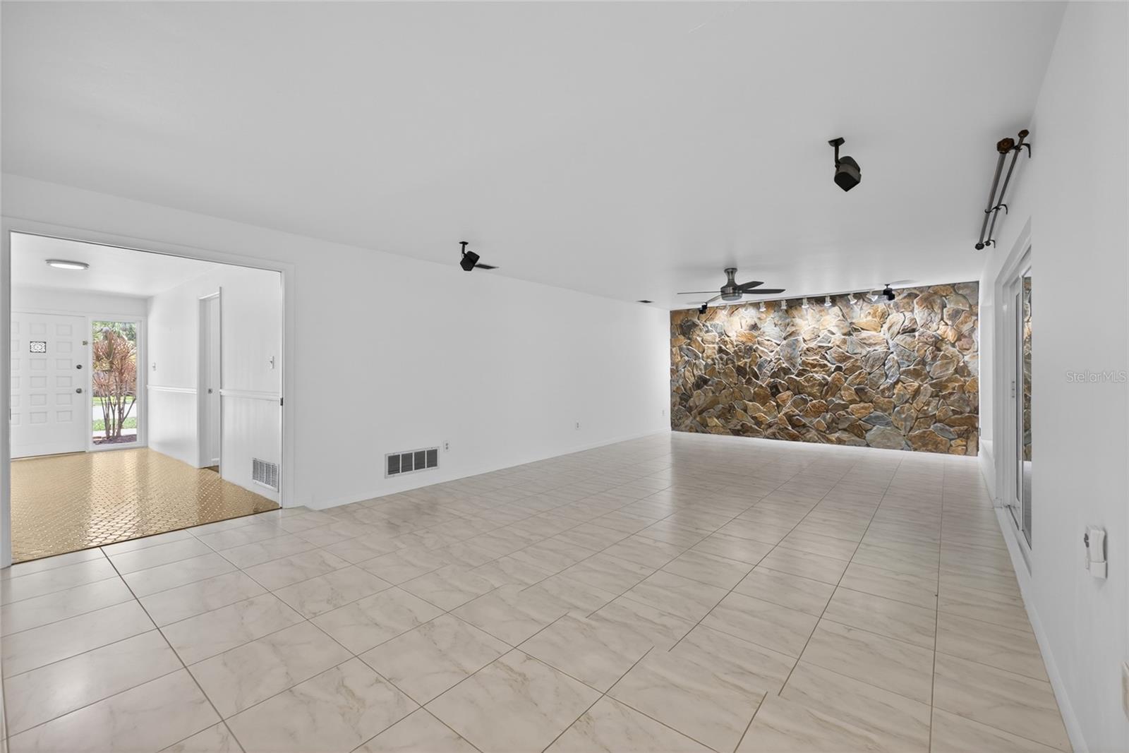1903 ORO CT, CLEARWATER, FL, 33764
