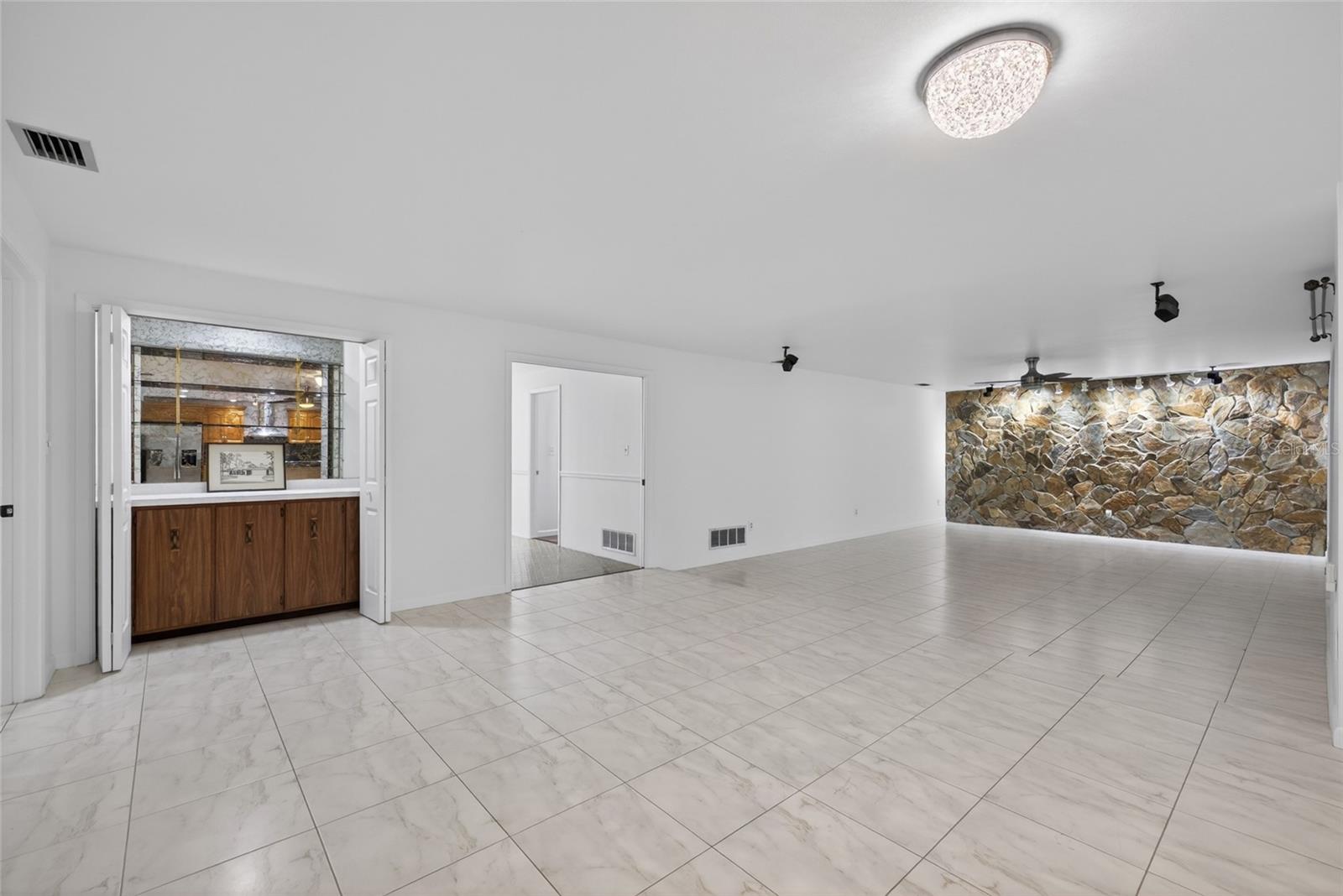 1903 ORO CT, CLEARWATER, FL, 33764