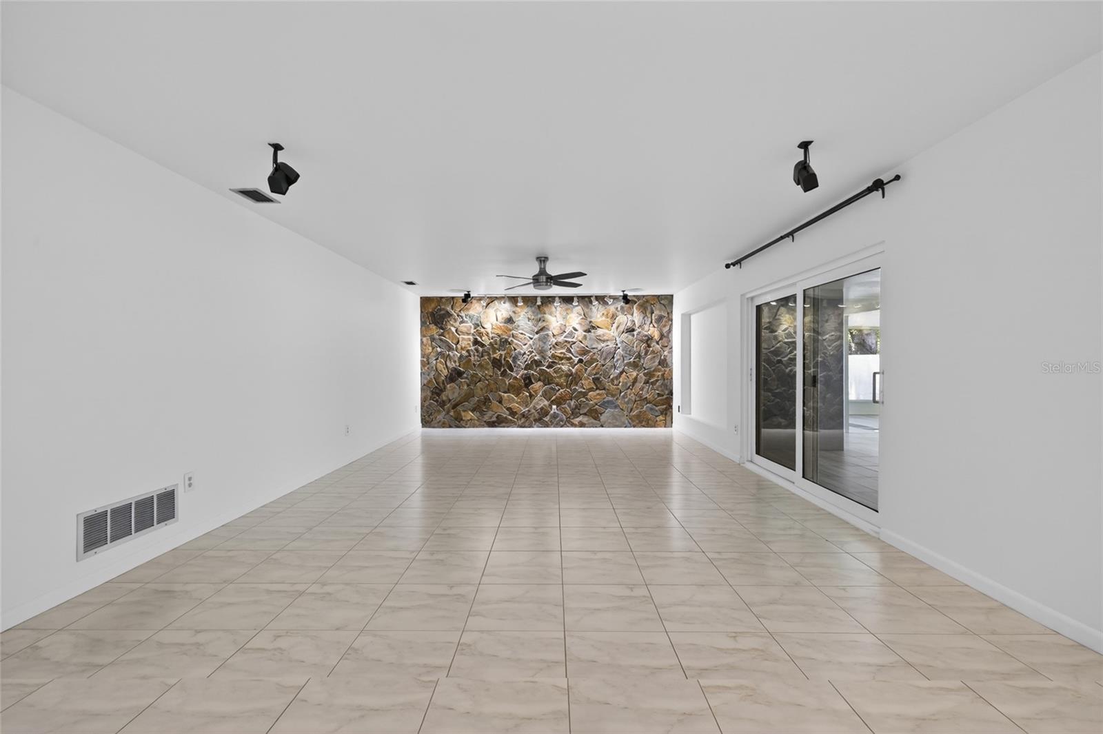 1903 ORO CT, CLEARWATER, FL, 33764