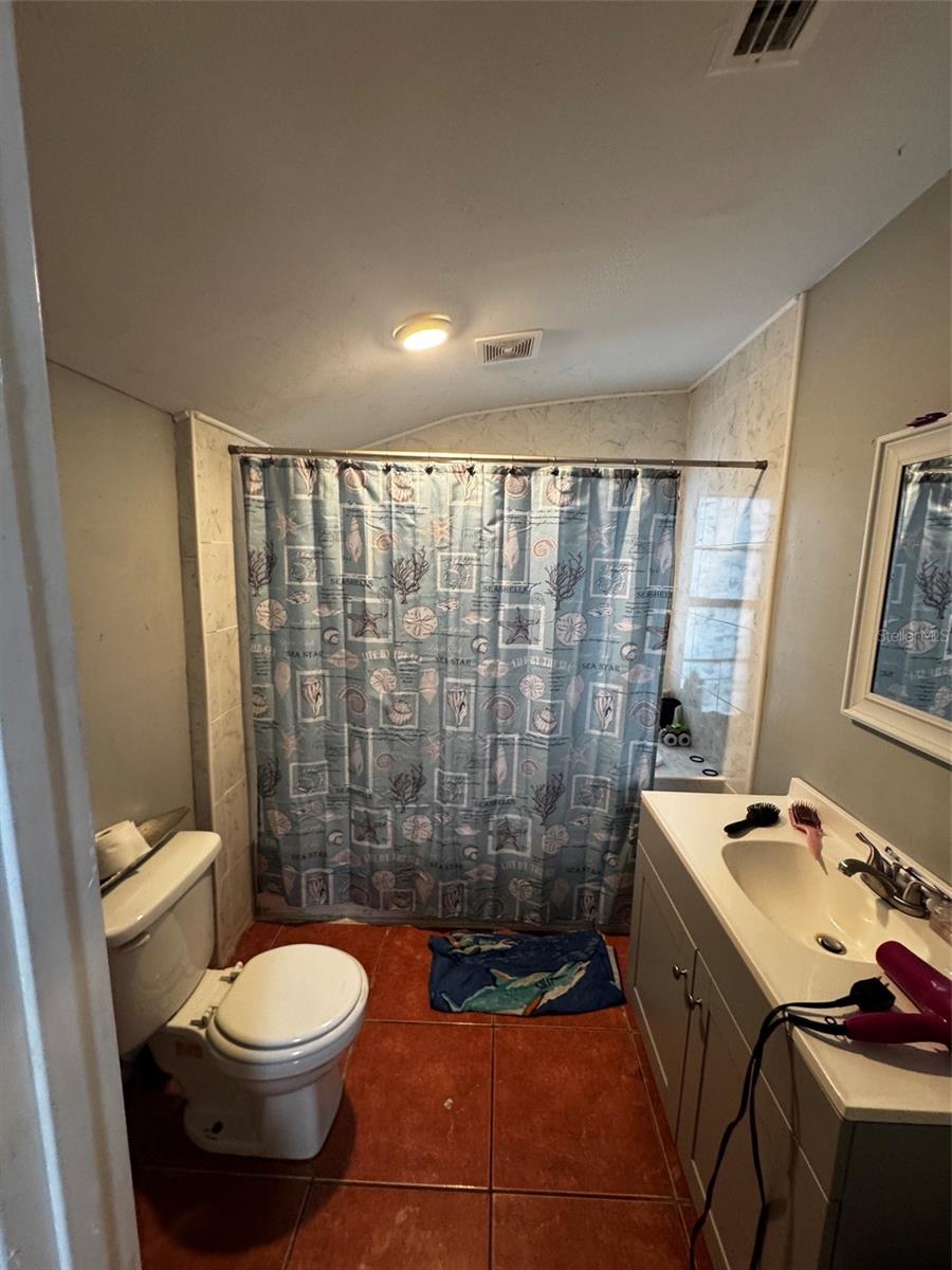 7001 COLUMBIA DR, MULBERRY, FL, 33860