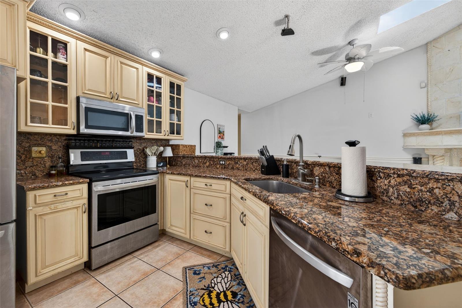 10705 OUT ISLAND DR, TAMPA, FL, 33615